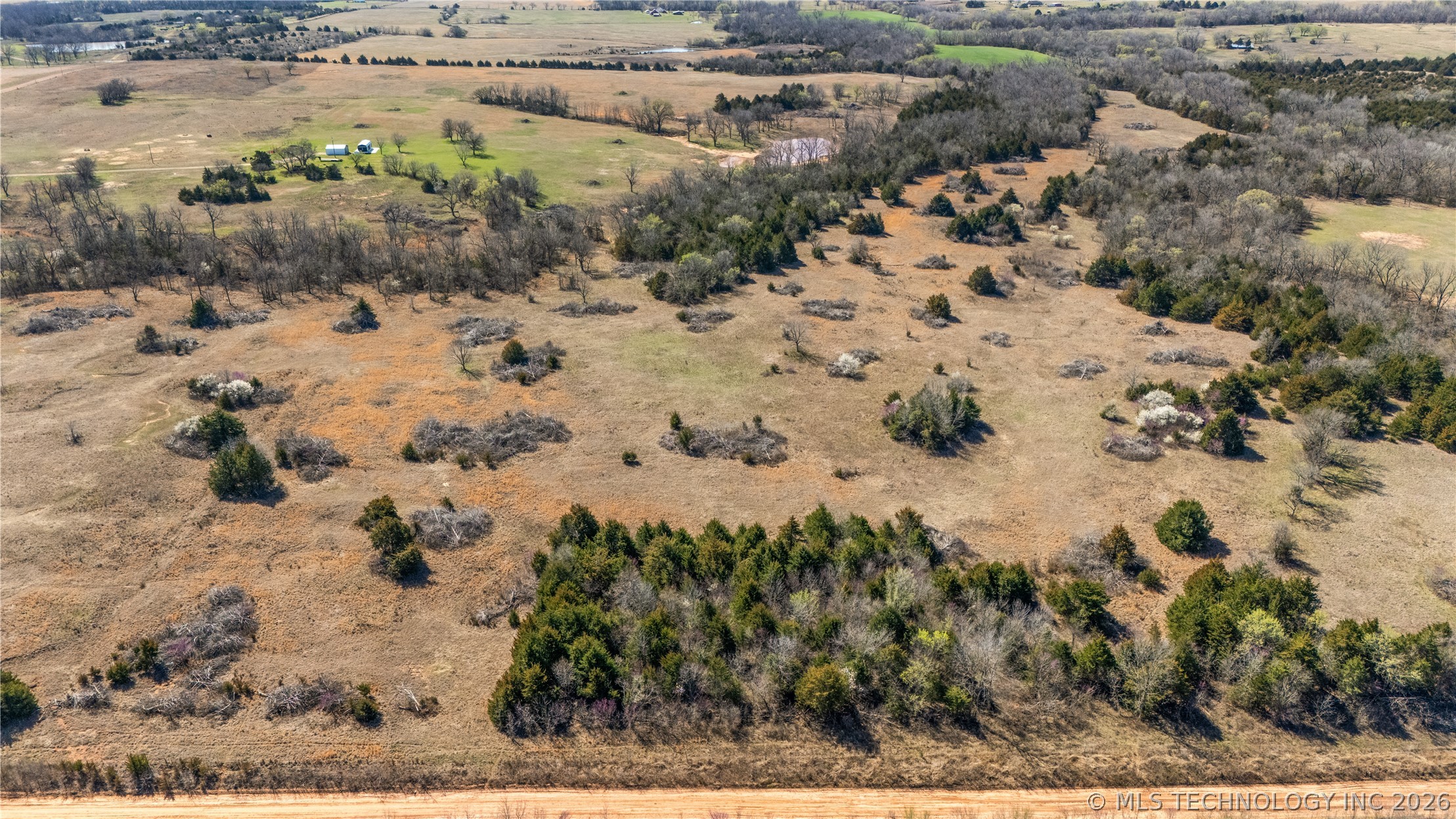 2 E 800 Road Property Photo 3
