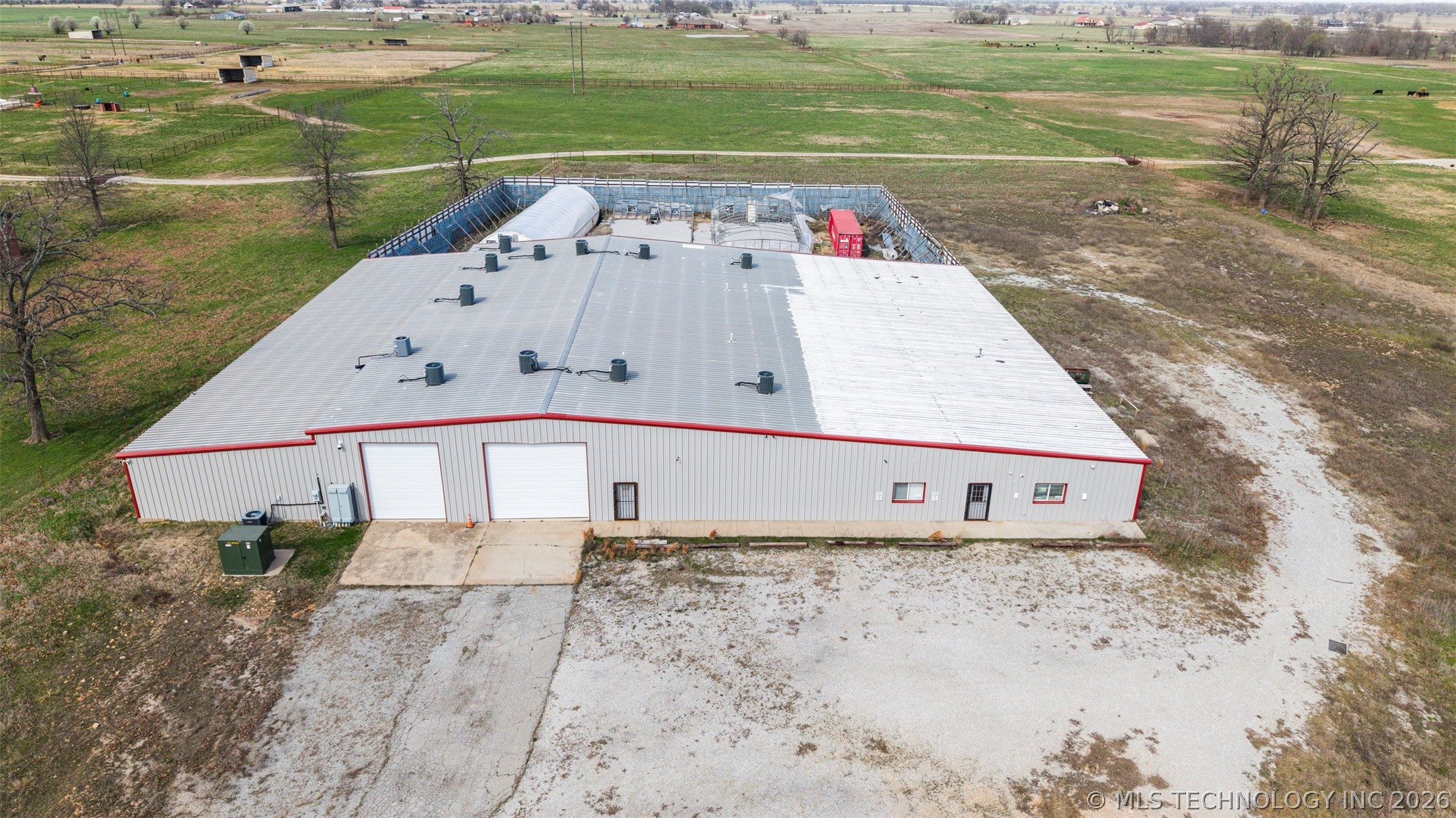 57530 E Us Hwy 59 Property Photo 2