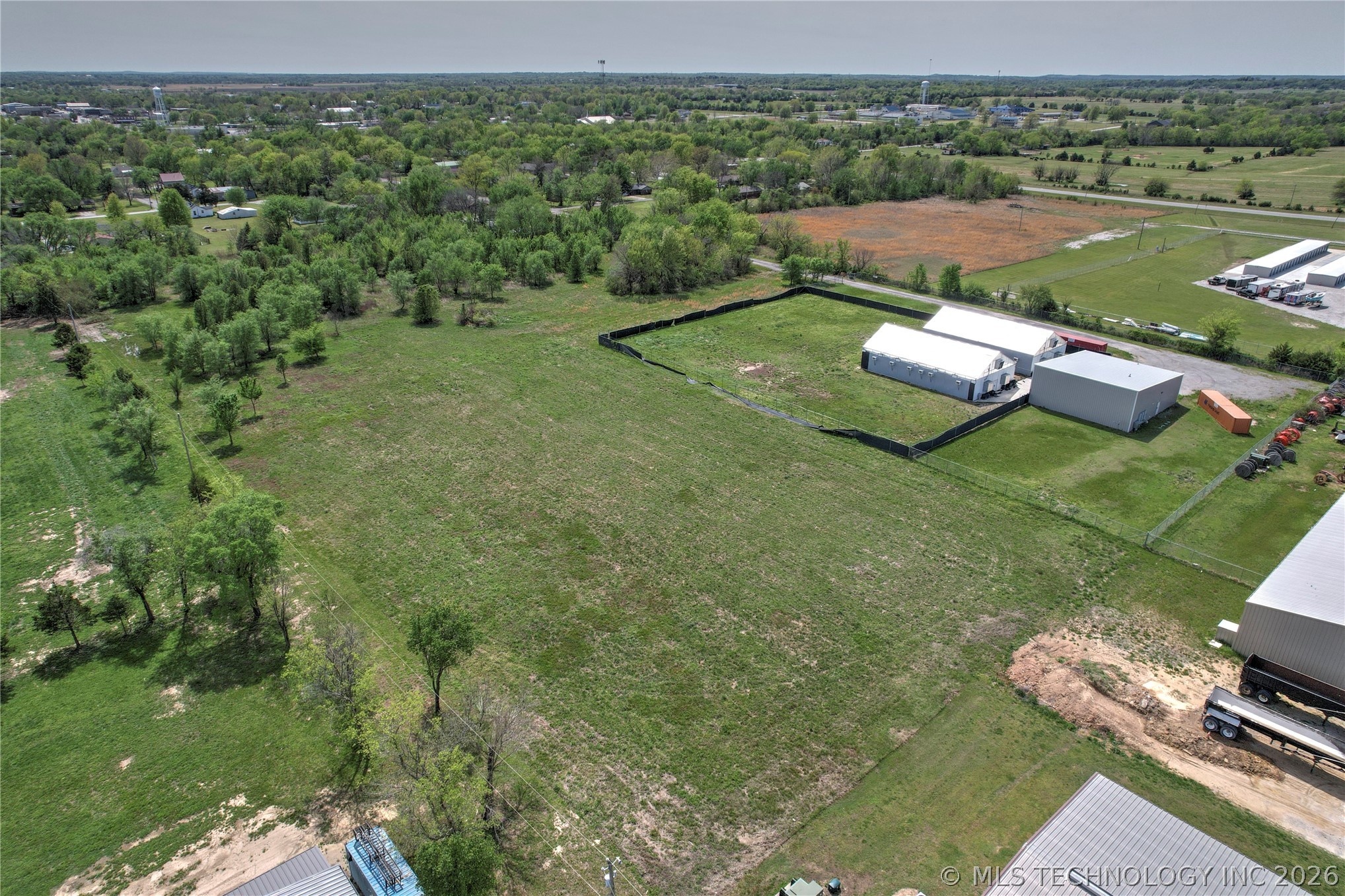 1024 N Broadway Avenue Property Photo 2