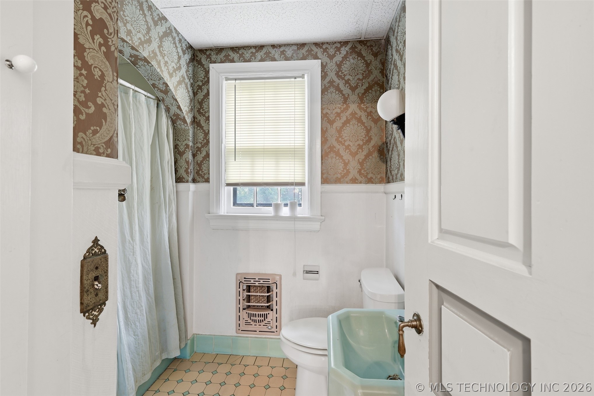 422 S Highland Property Photo 22