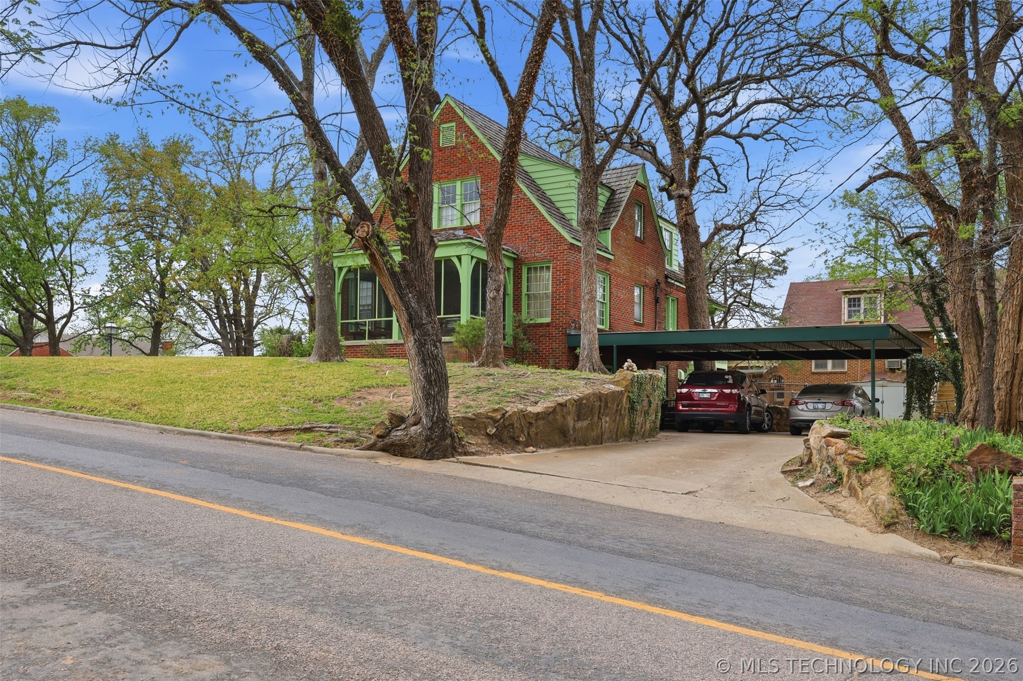 422 S Highland Property Photo 38