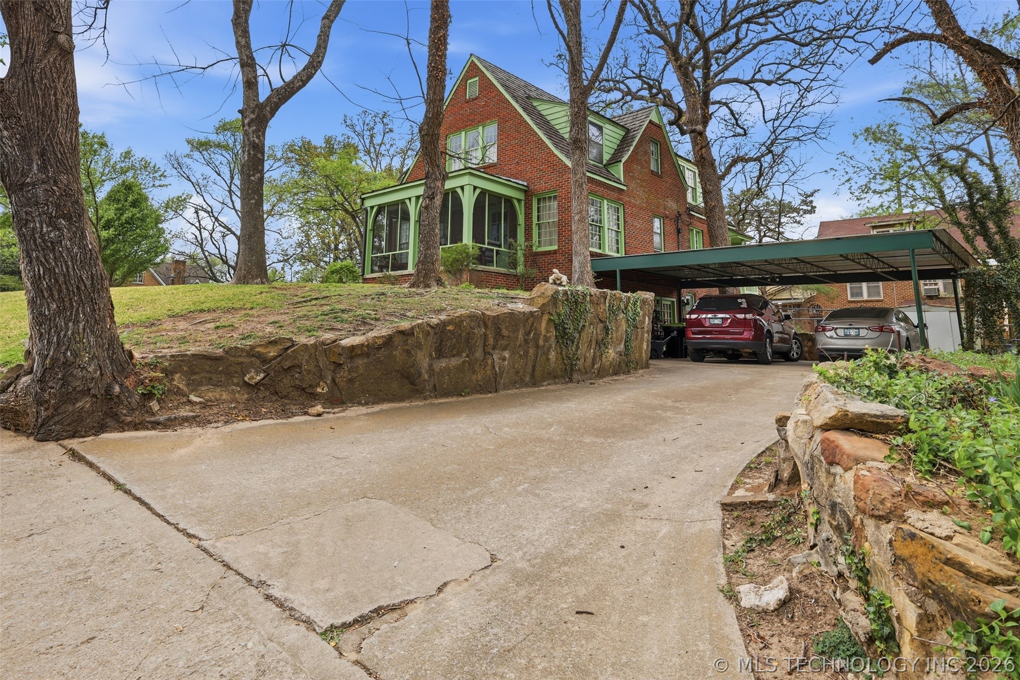 422 S Highland Property Photo 39