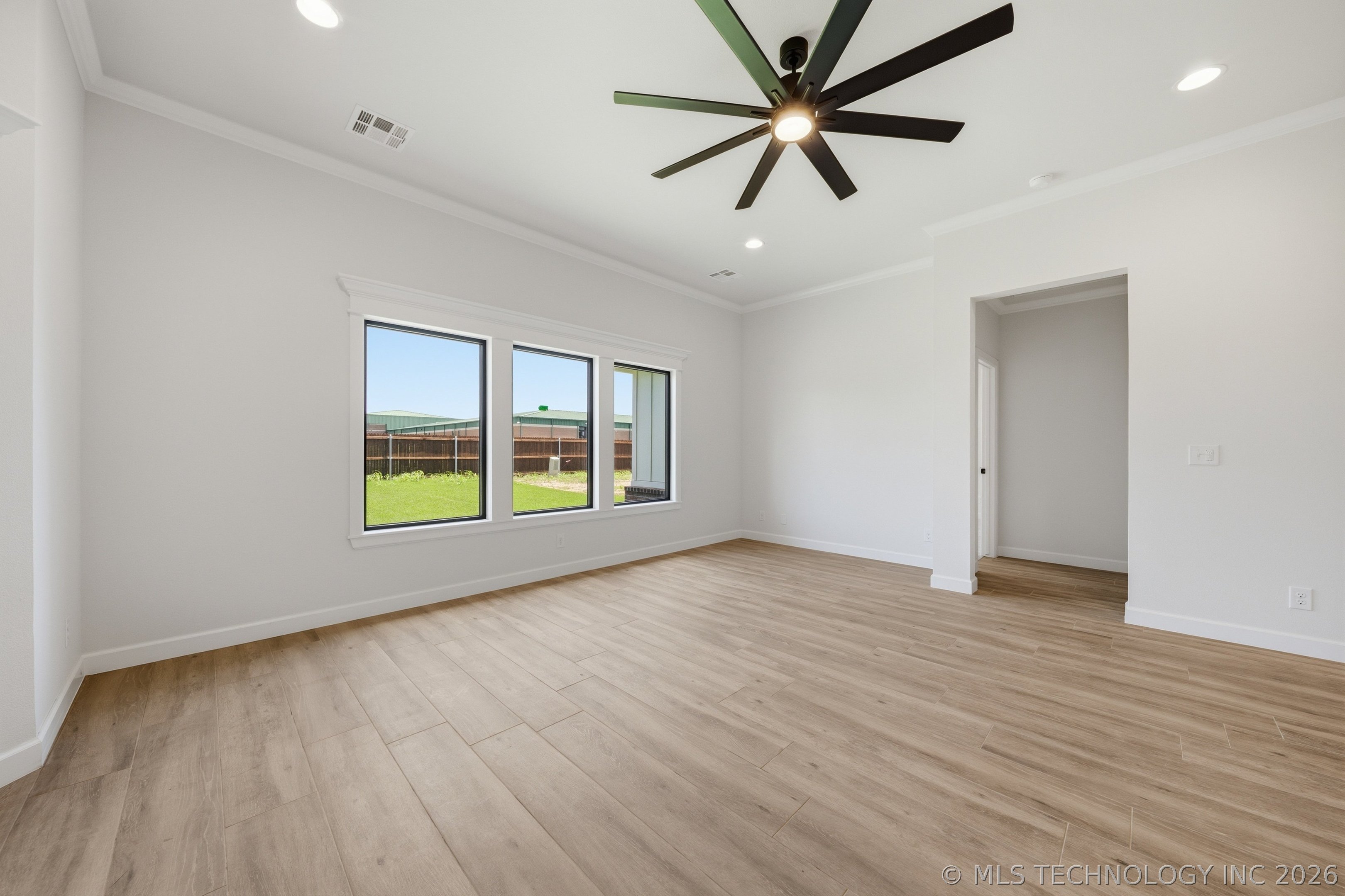 1009 S Chickasaw Street Property Photo 8