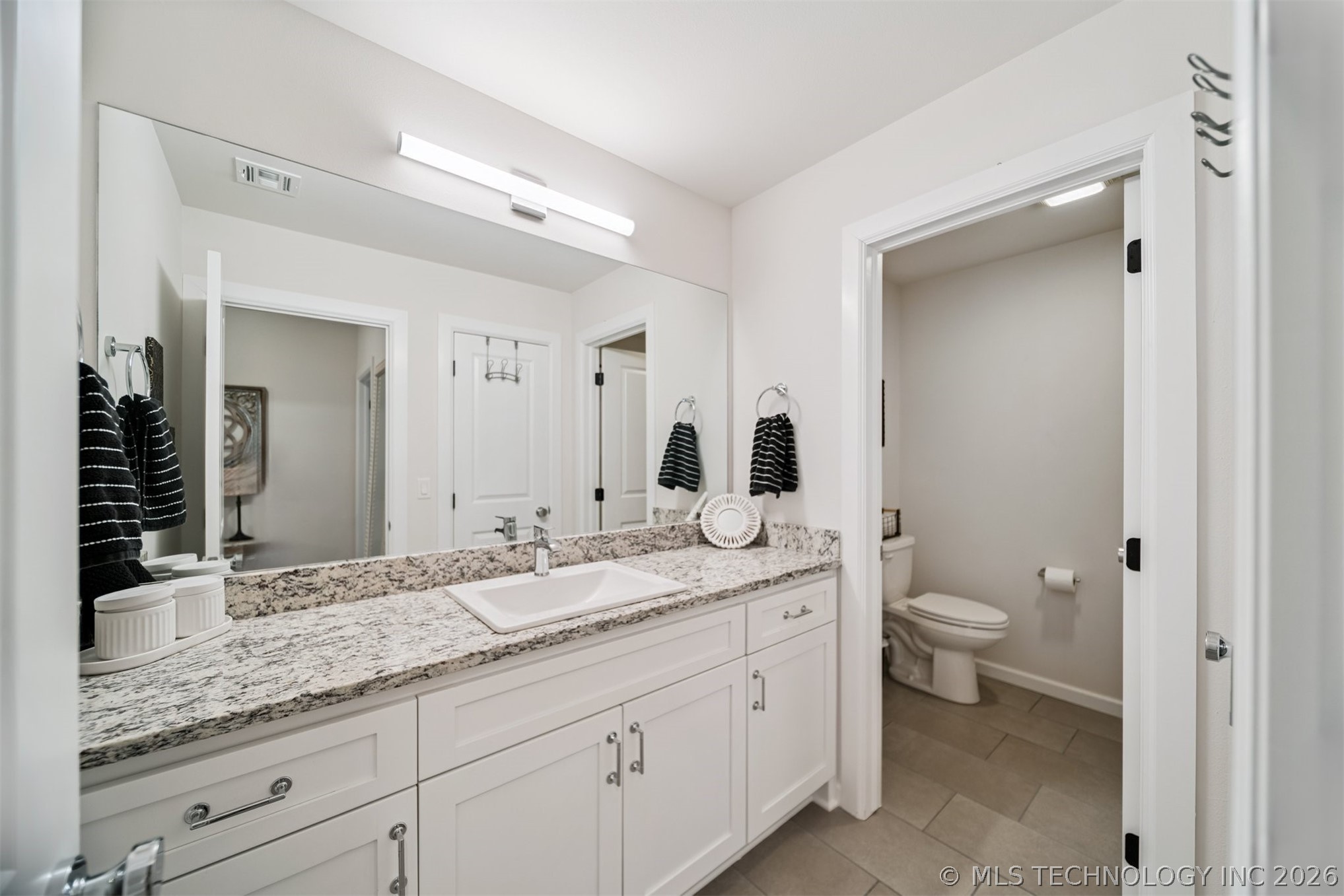 7201 N Hawthorne Lane Property Photo 43
