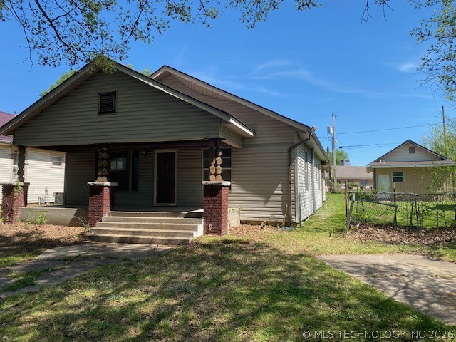 208 N P Street Property Photo 1