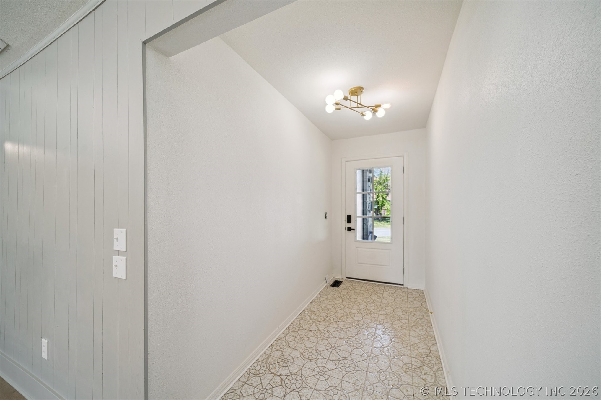 10134 E 25th Street Property Photo 4