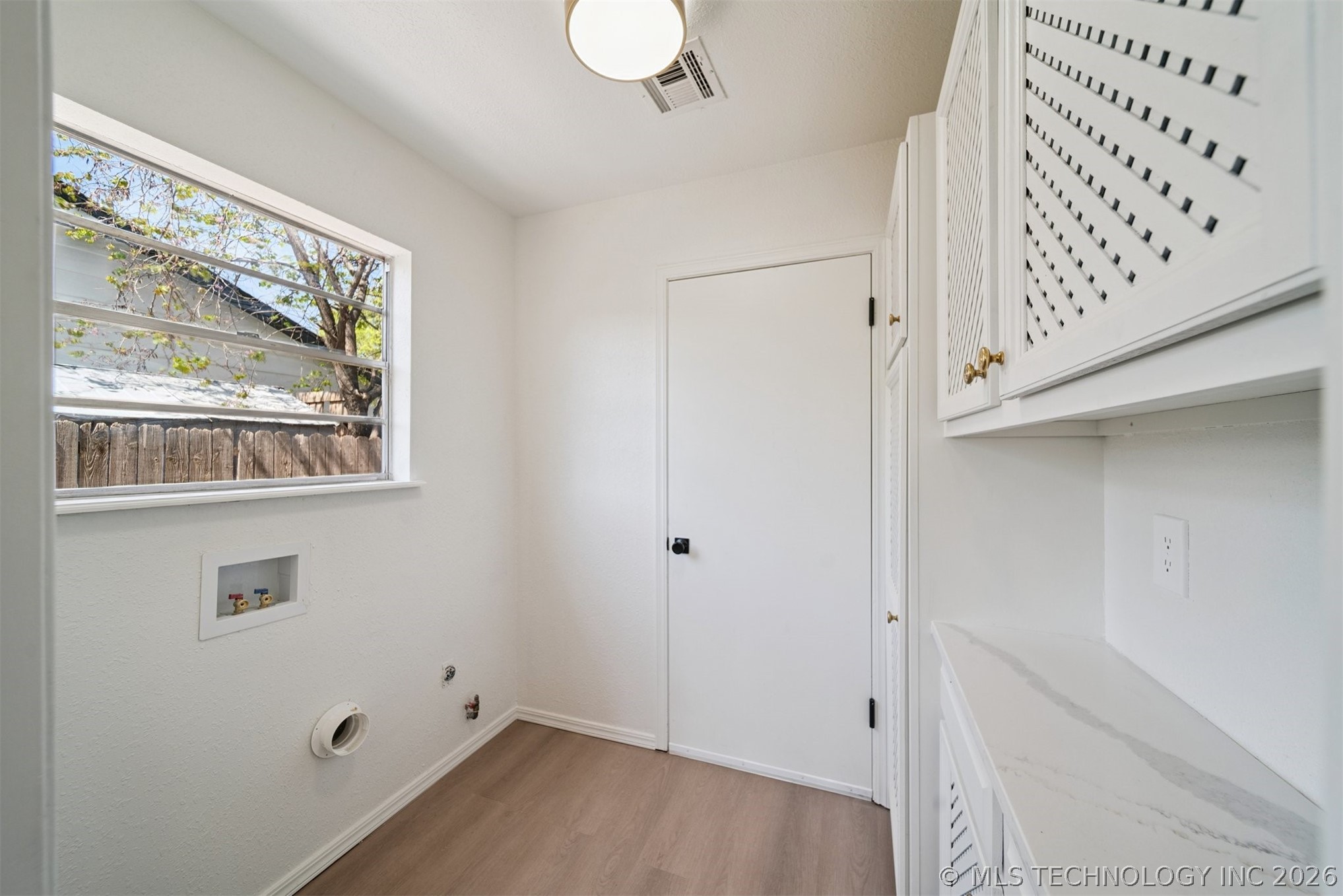 10134 E 25th Street Property Photo 11