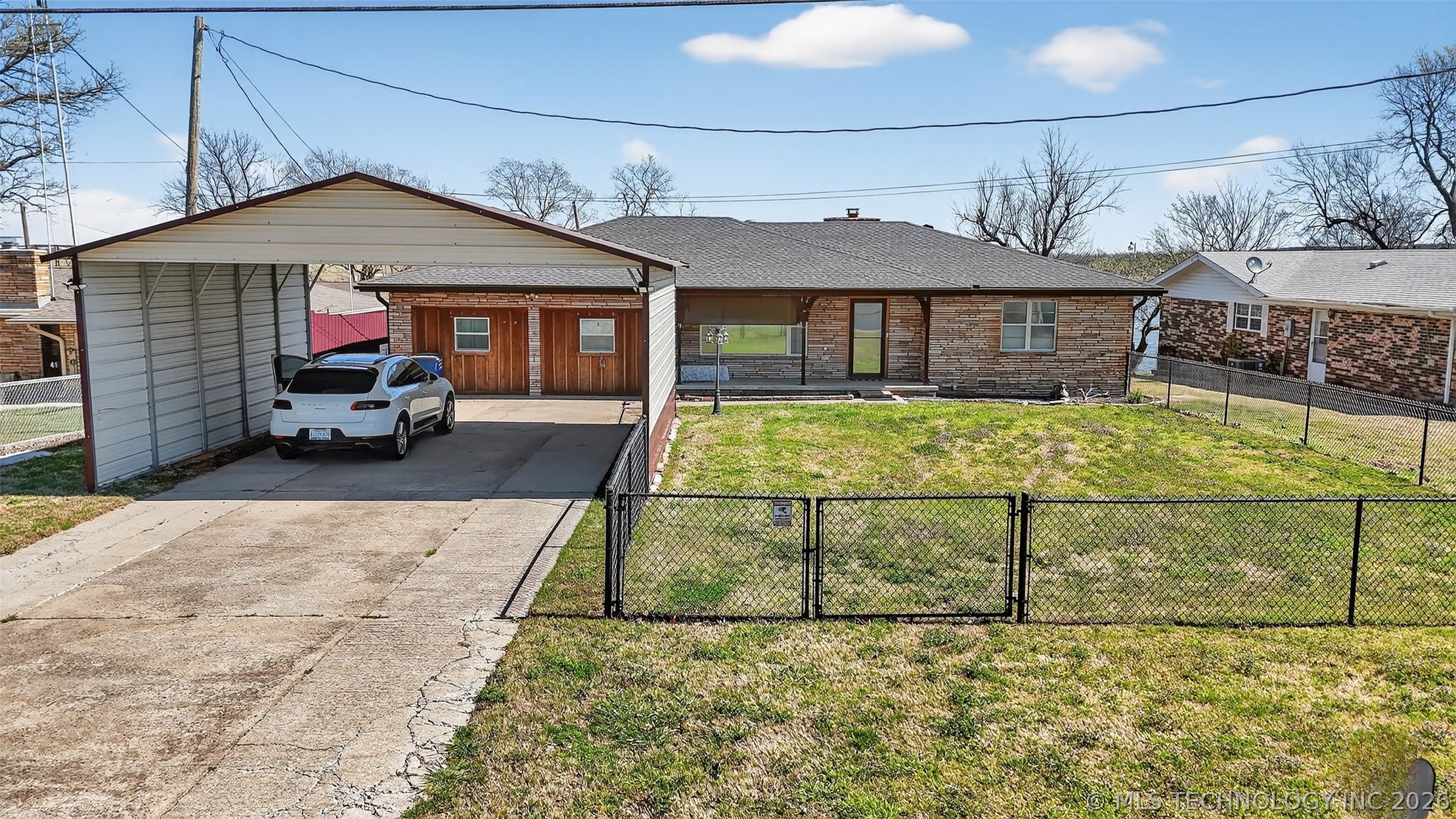 69 Lakeshore Drive Property Photo 4