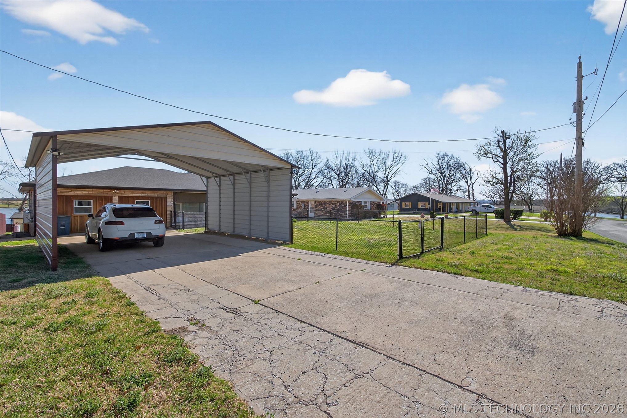 69 Lakeshore Drive Property Photo 5