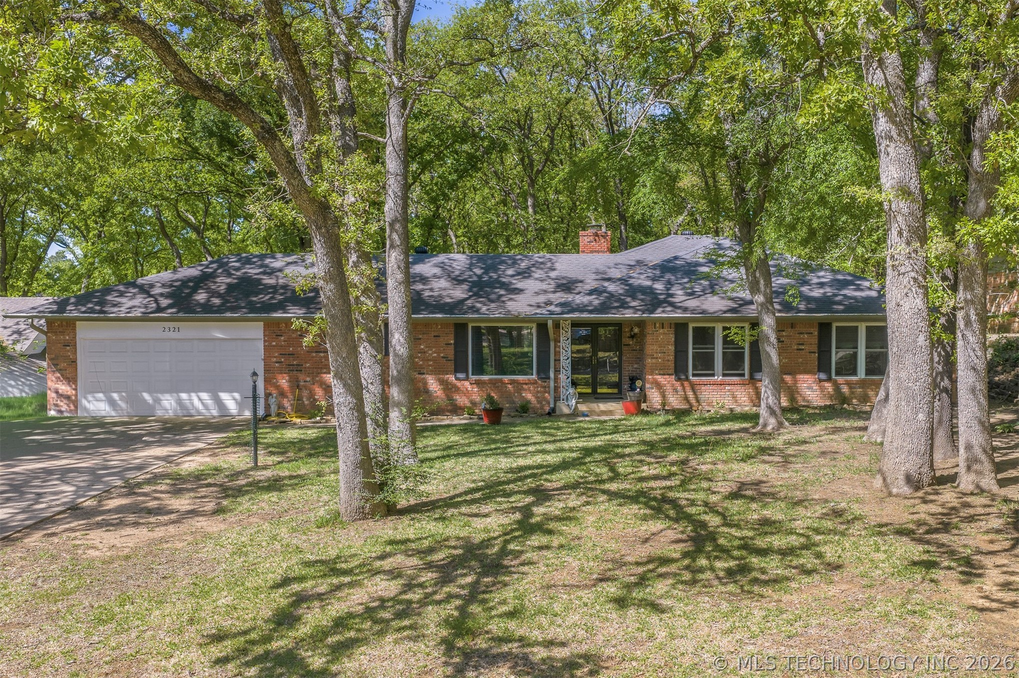 2321 Cloverleaf Place Property Photo 1