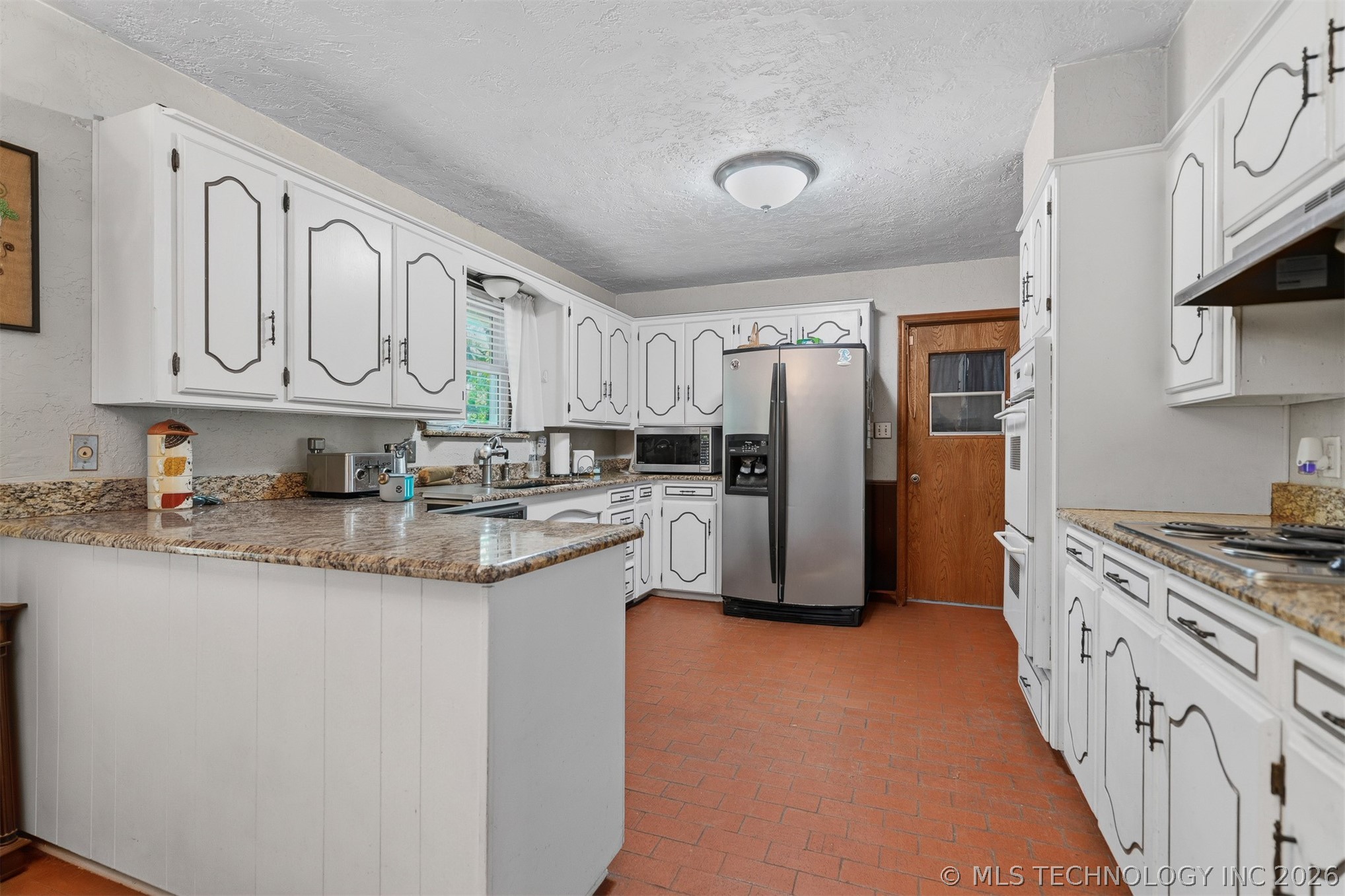 2321 Cloverleaf Place Property Photo 10