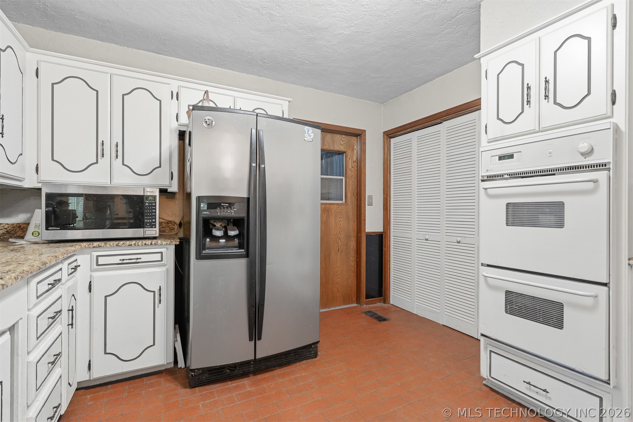 2321 Cloverleaf Place Property Photo 13
