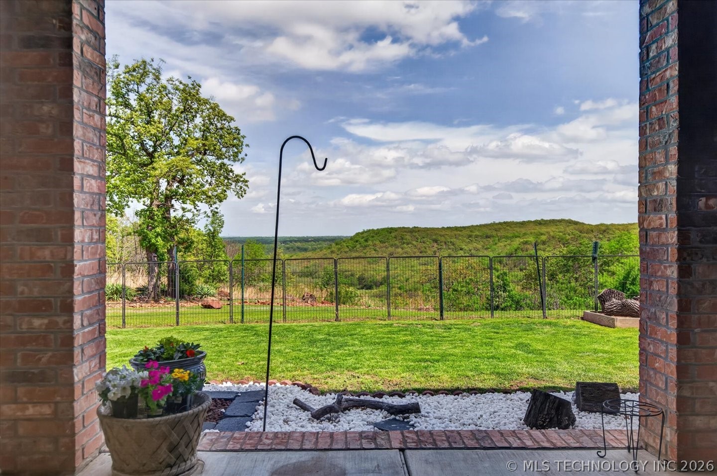 3710 E Mountain Road Property Photo 2