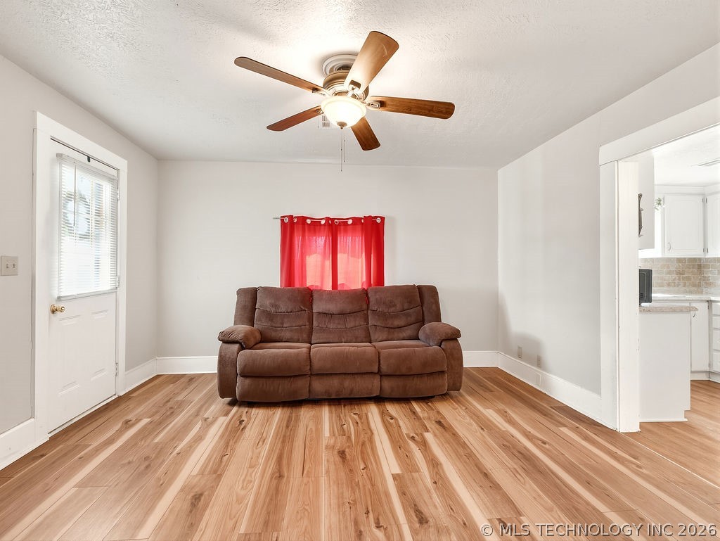 128 W Tahlequah Property Photo 10