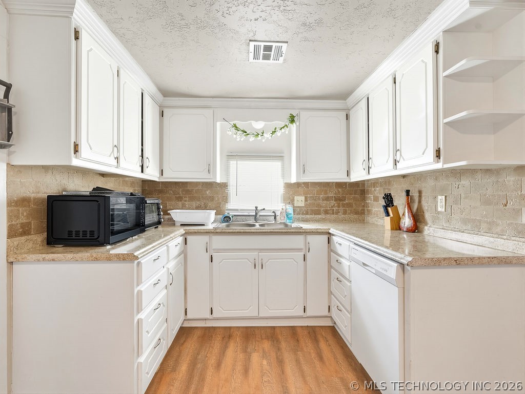 128 W Tahlequah Property Photo 16