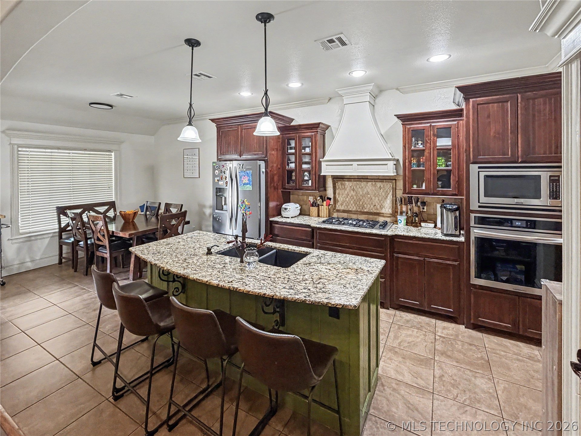3693 Lexington Avenue Property Photo 6