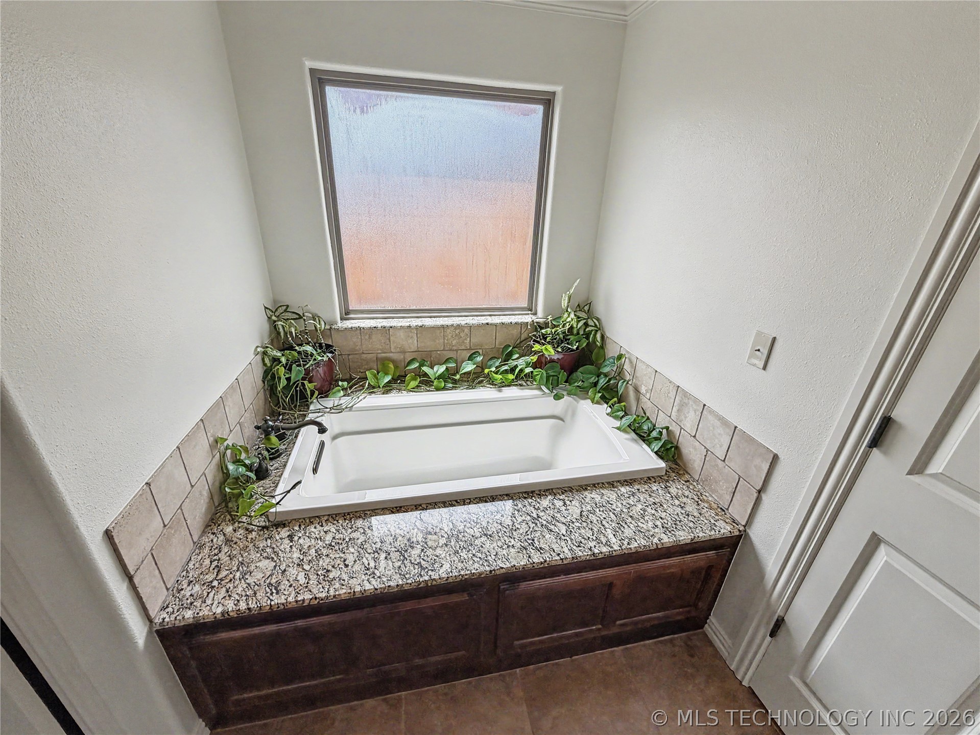 3693 Lexington Avenue Property Photo 16