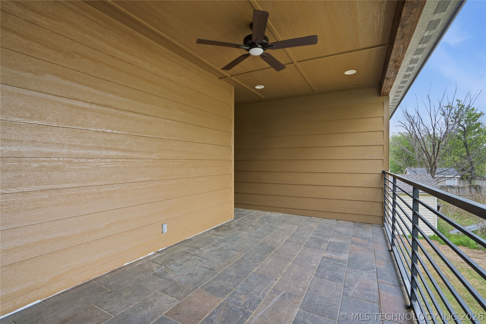 1414 E University Avenue Property Photo 30