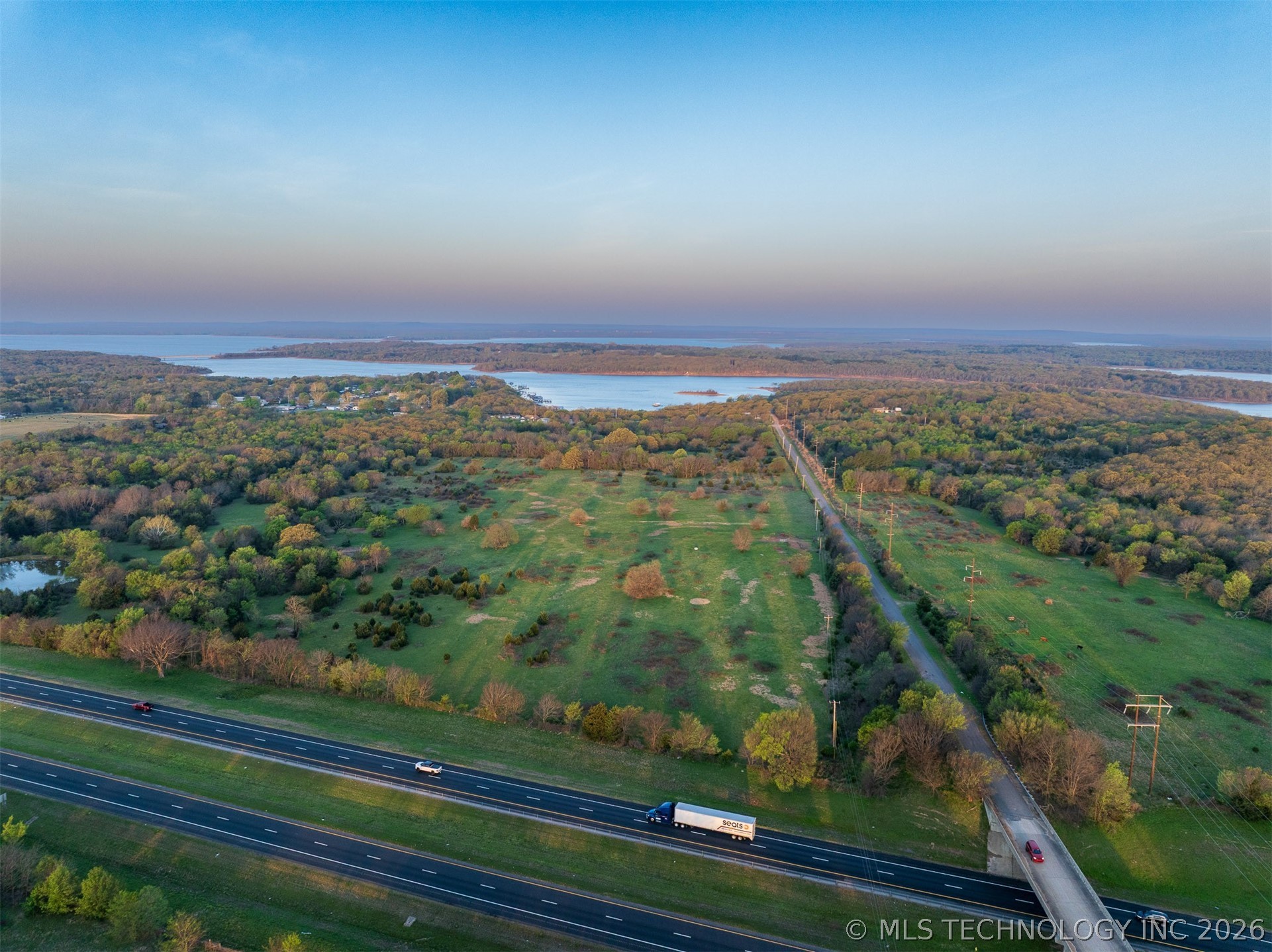 570 E 1120 Road Property Photo 1