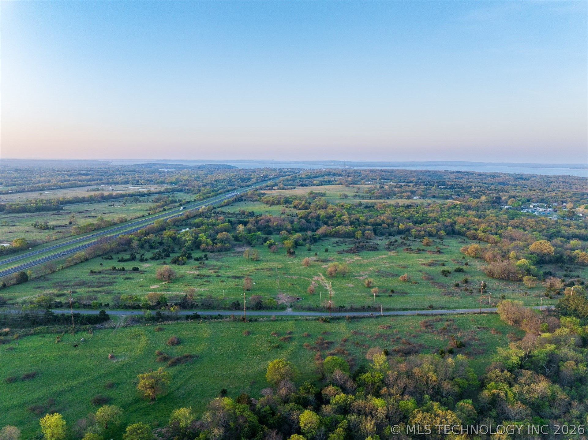 570 E 1120 Road Property Photo 16