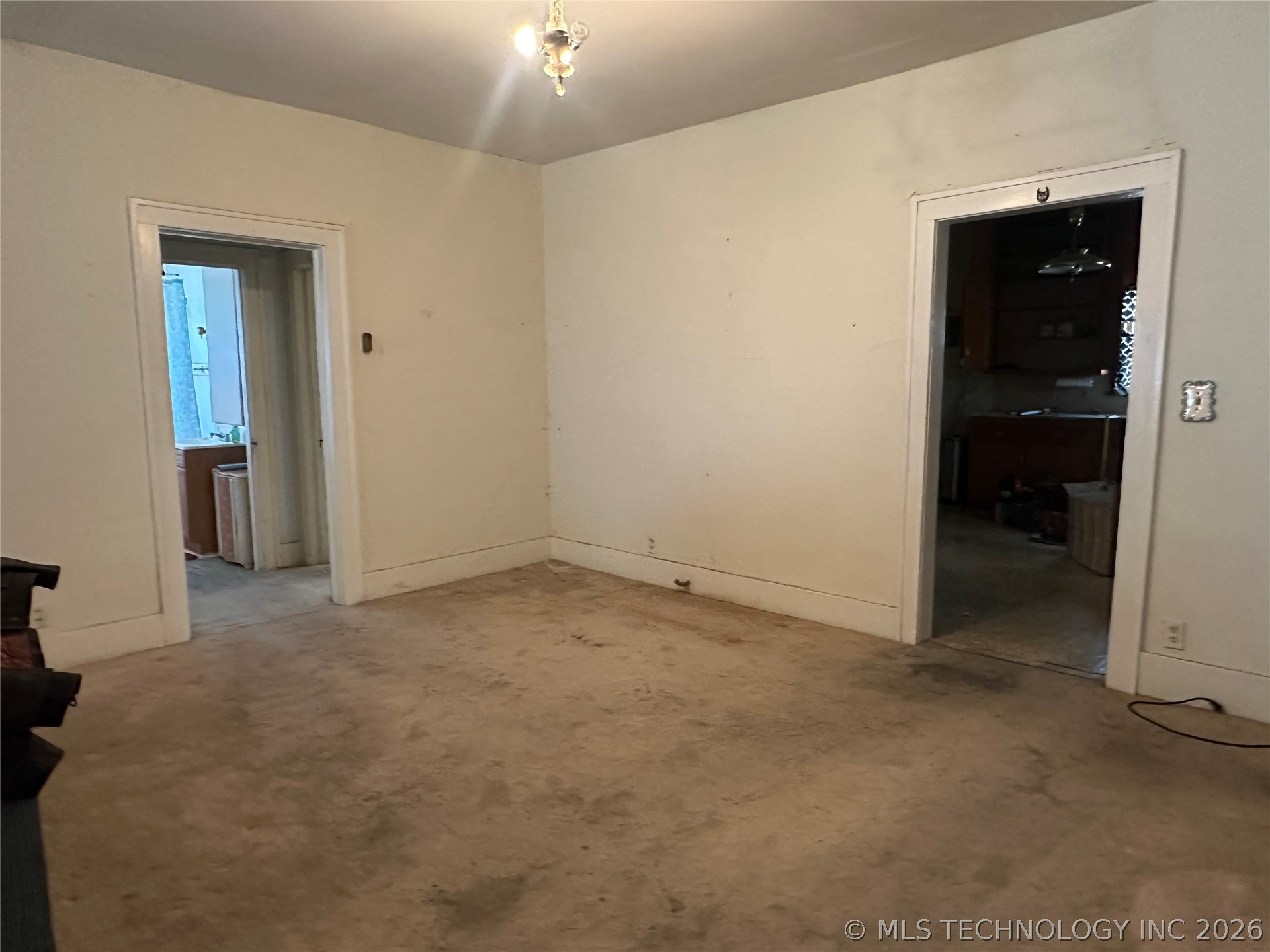 814 S Severs Street Property Photo 7