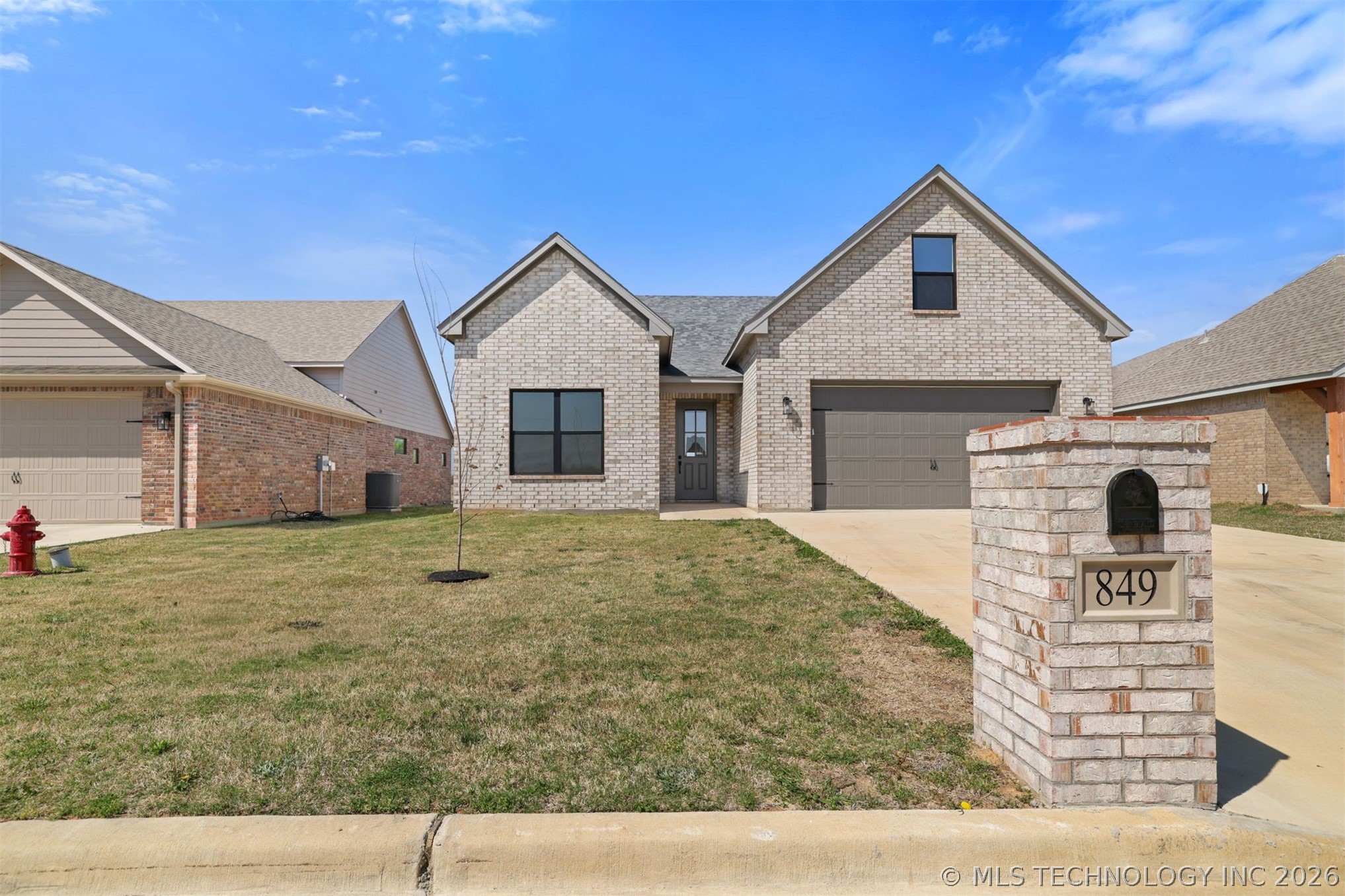 849 Springfield Court Property Photo 3