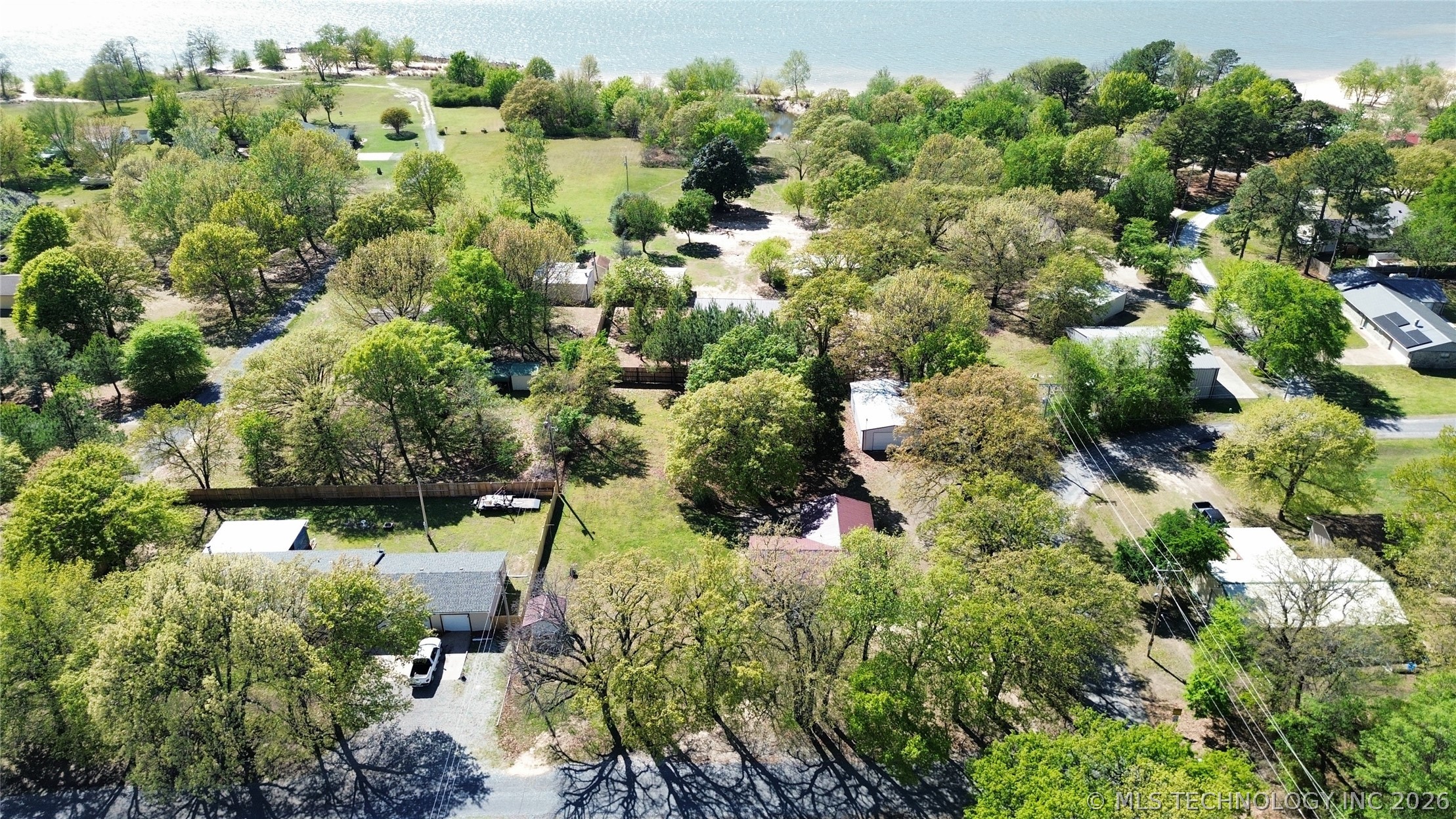 420502 E 1170 Road Property Photo 4