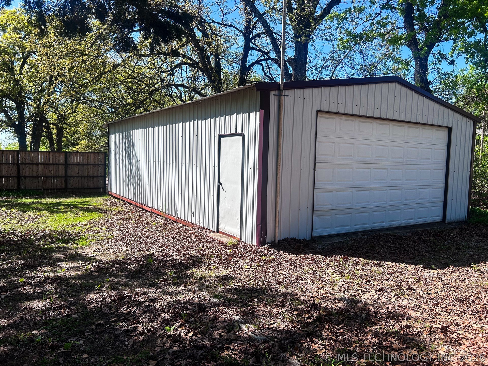 420502 E 1170 Road Property Photo 5