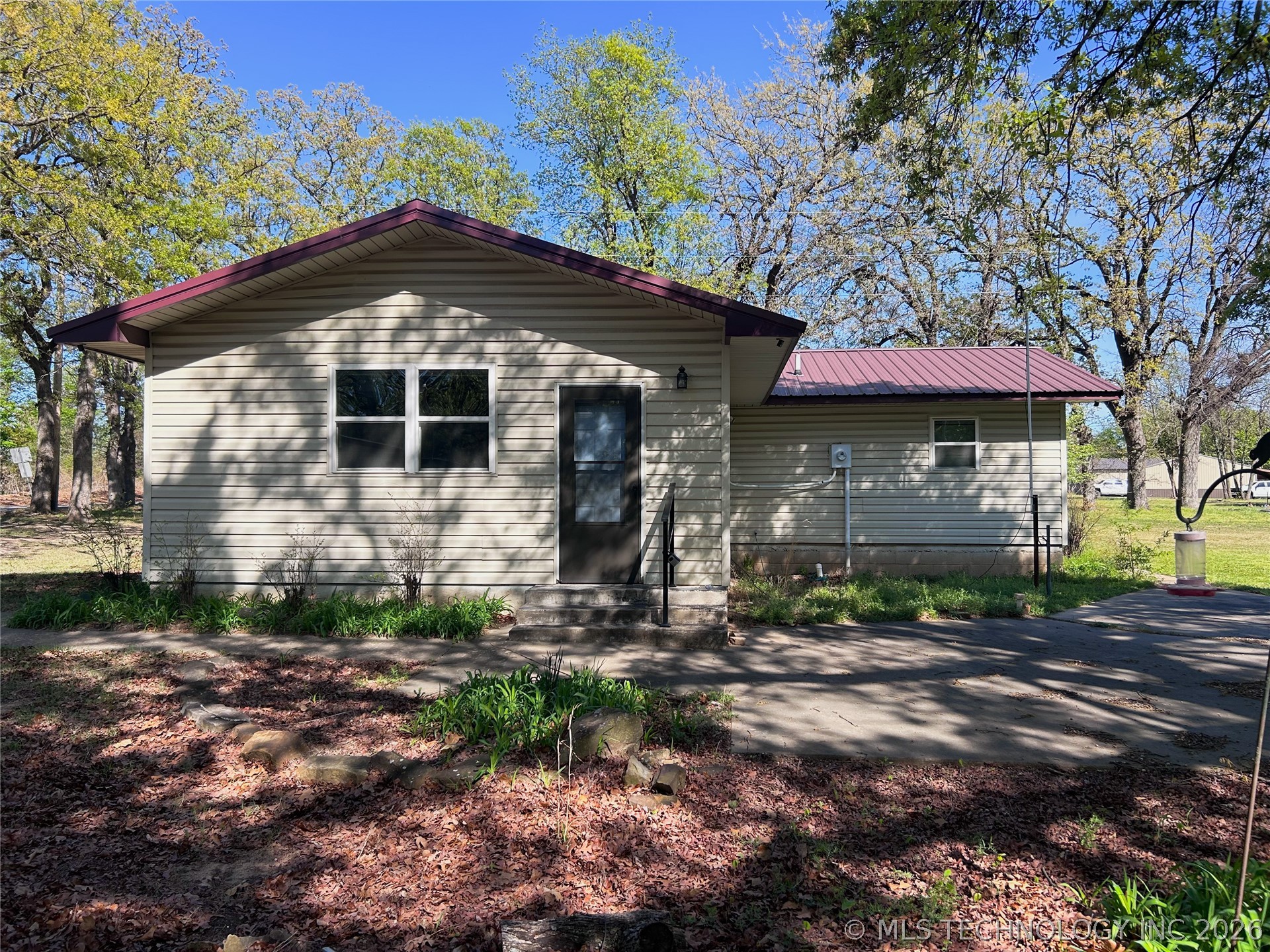 420502 E 1170 Road Property Photo 6