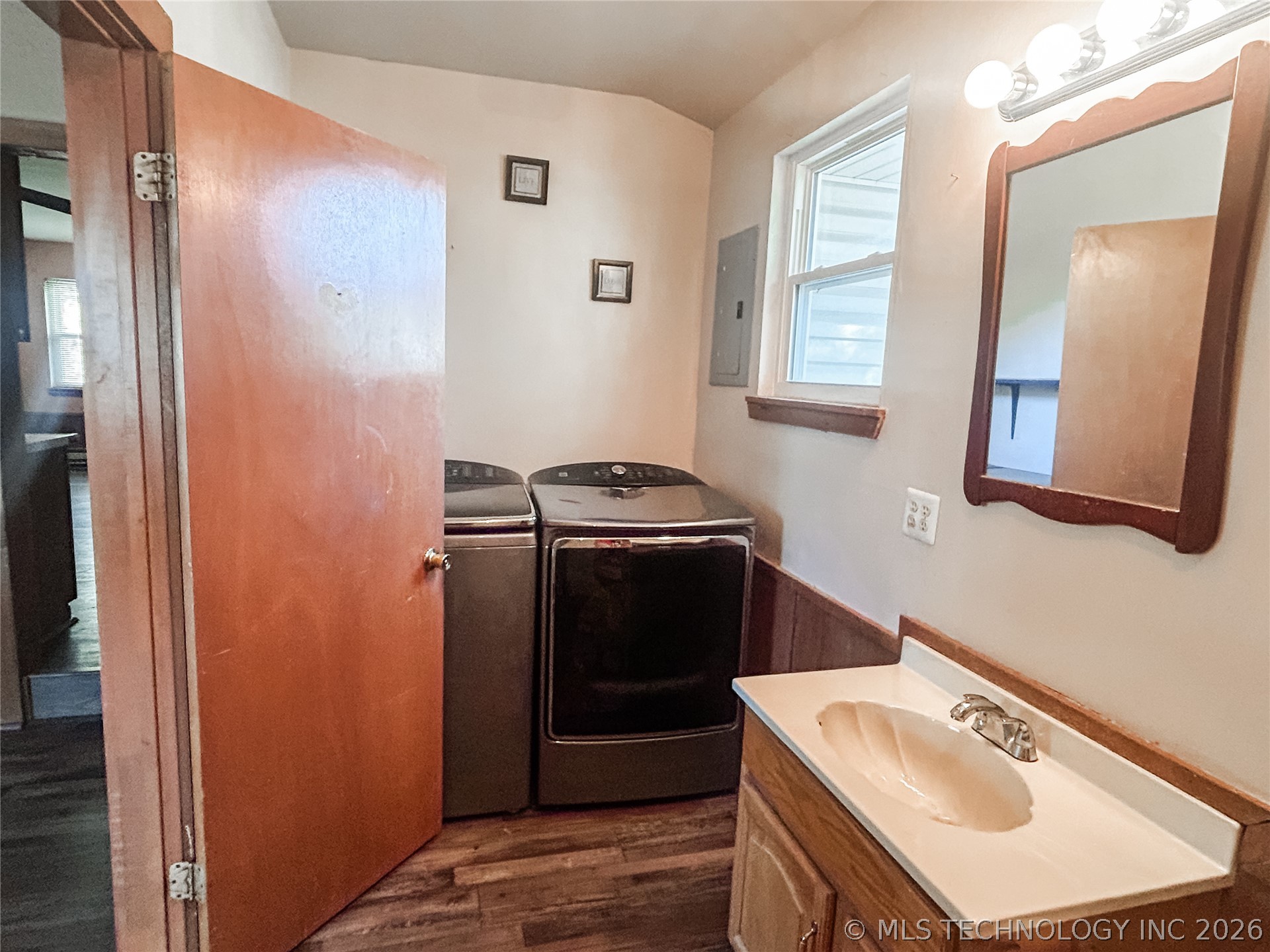 420502 E 1170 Road Property Photo 11