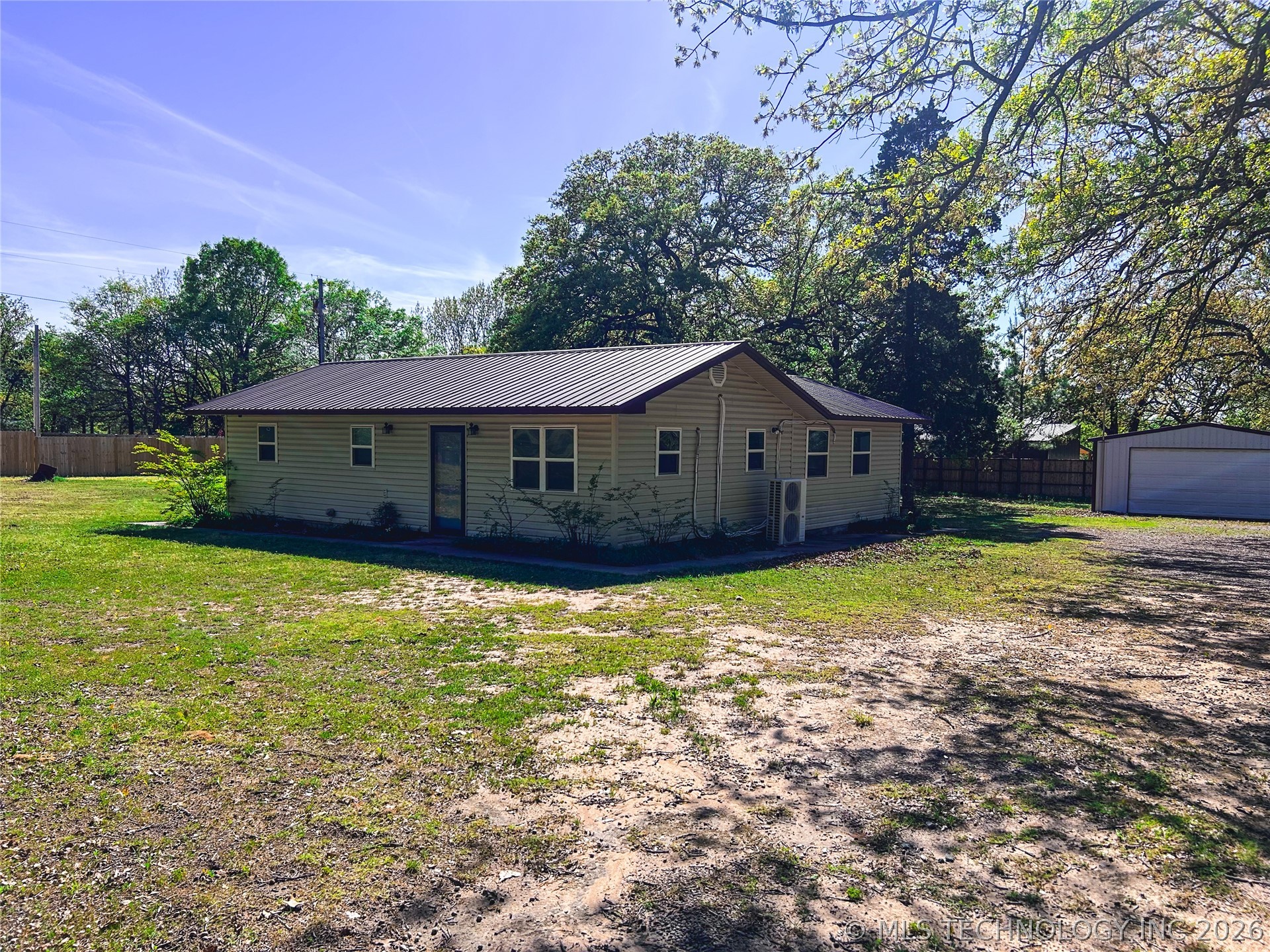 420502 E 1170 Road Property Photo 24