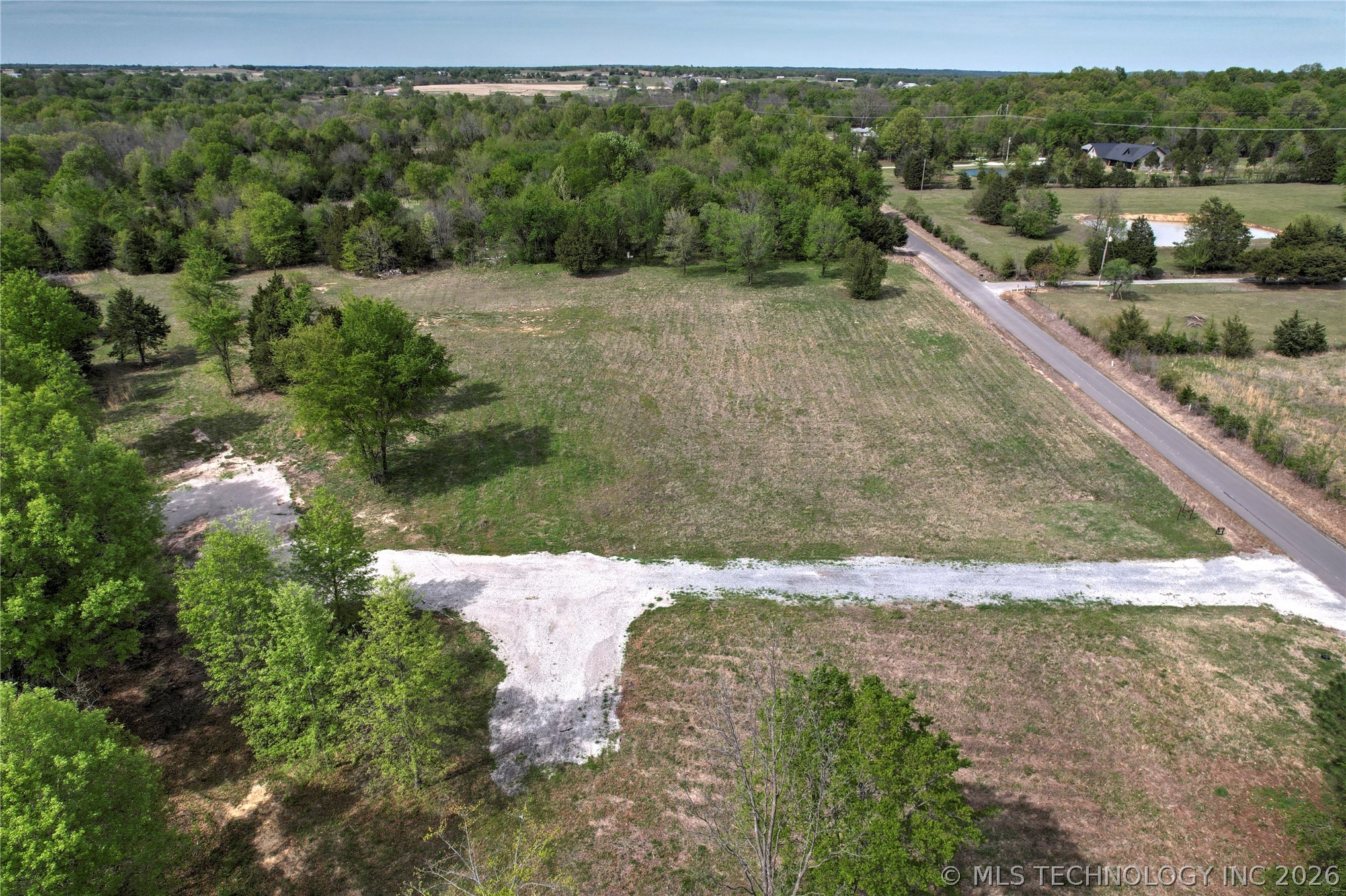 E 35th Street Property Photo 9