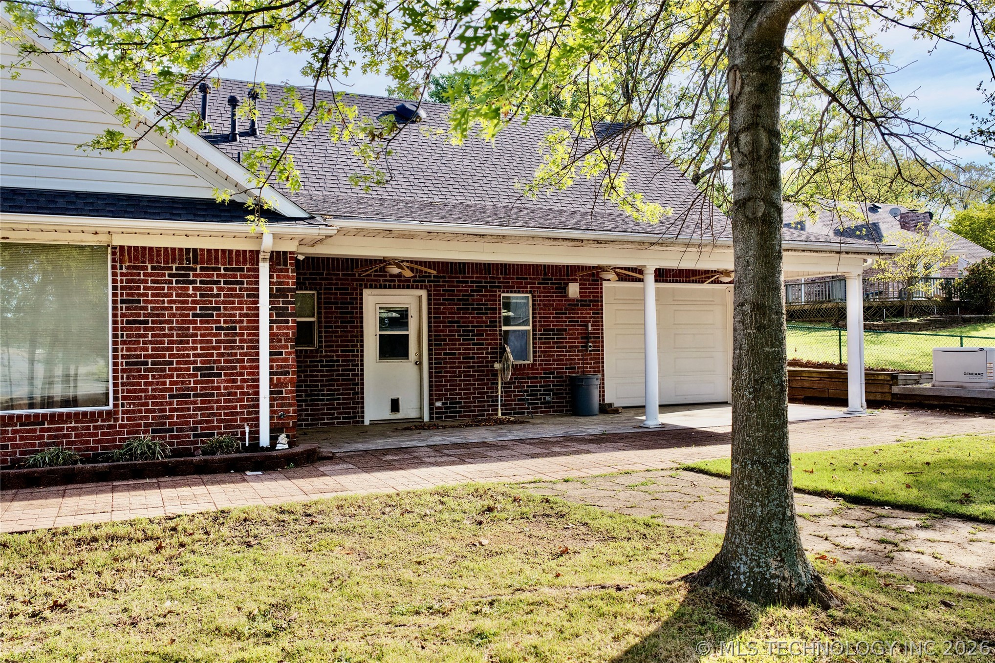 25 E Shoreline Drive Property Photo 6