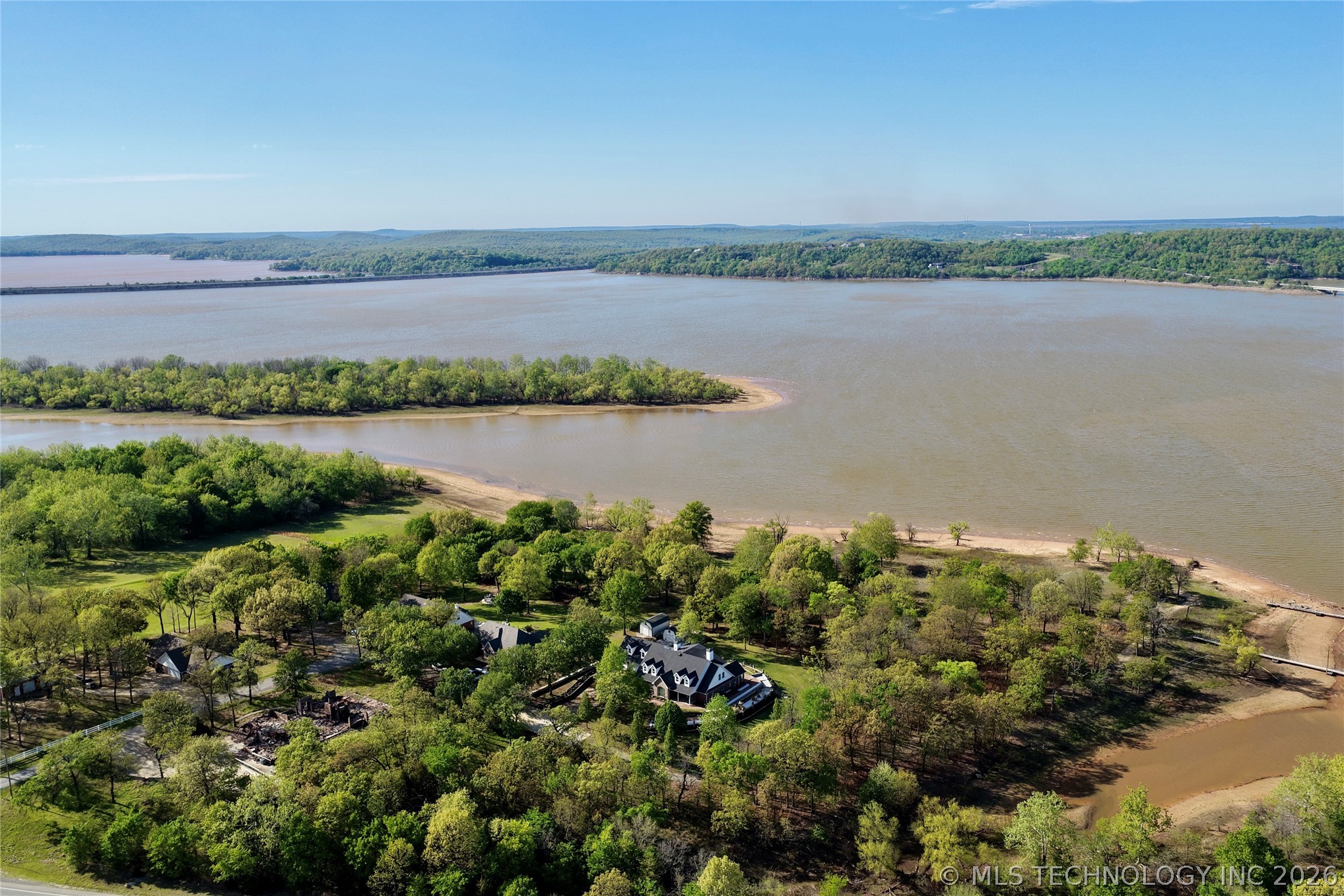 25 E Shoreline Drive Property Photo 10
