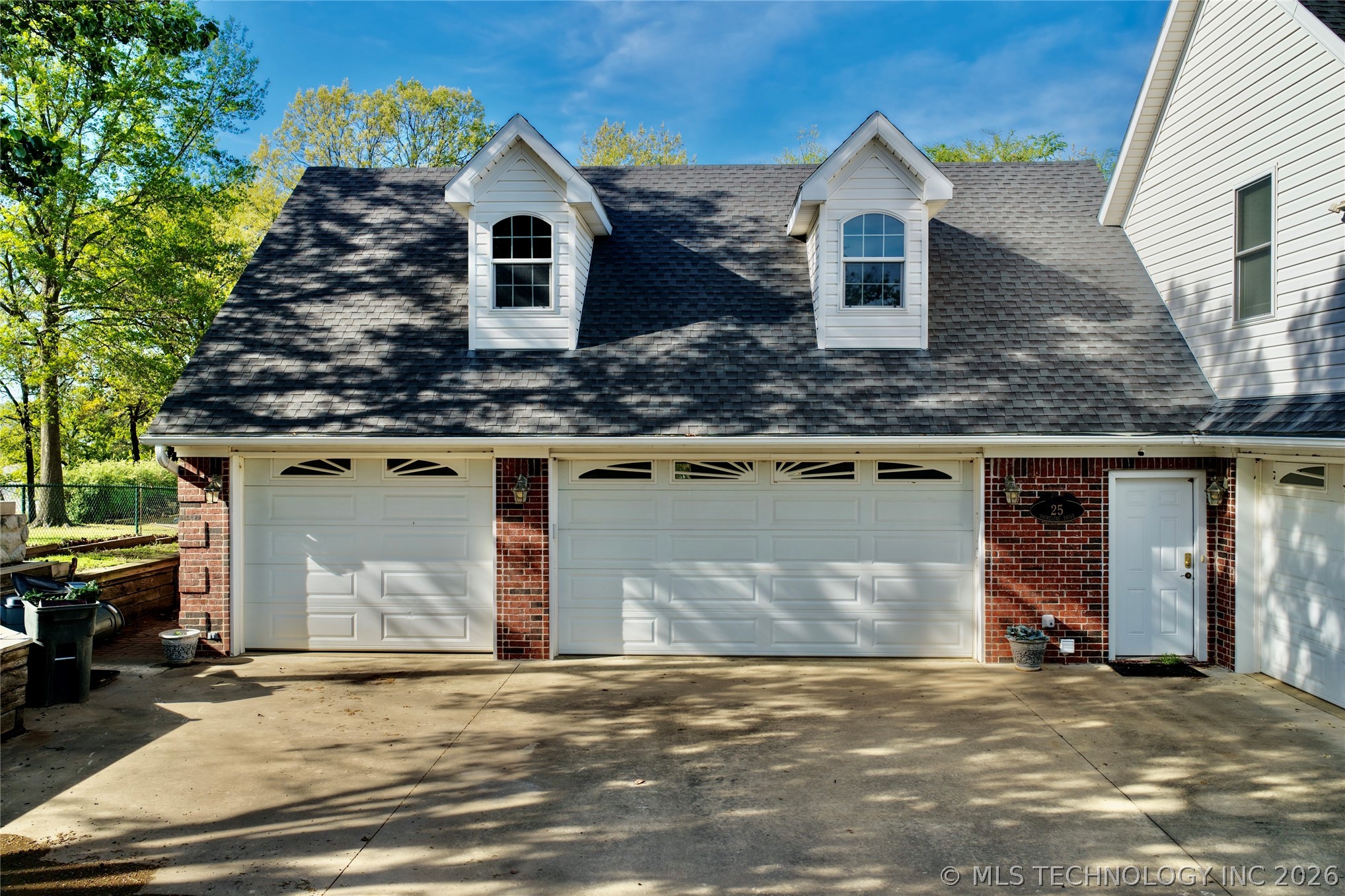 25 E Shoreline Drive Property Photo 16