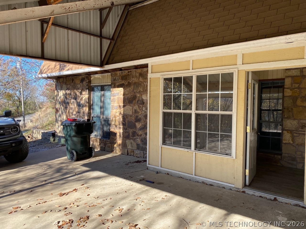11201 S Edgewater Road Property Photo 2