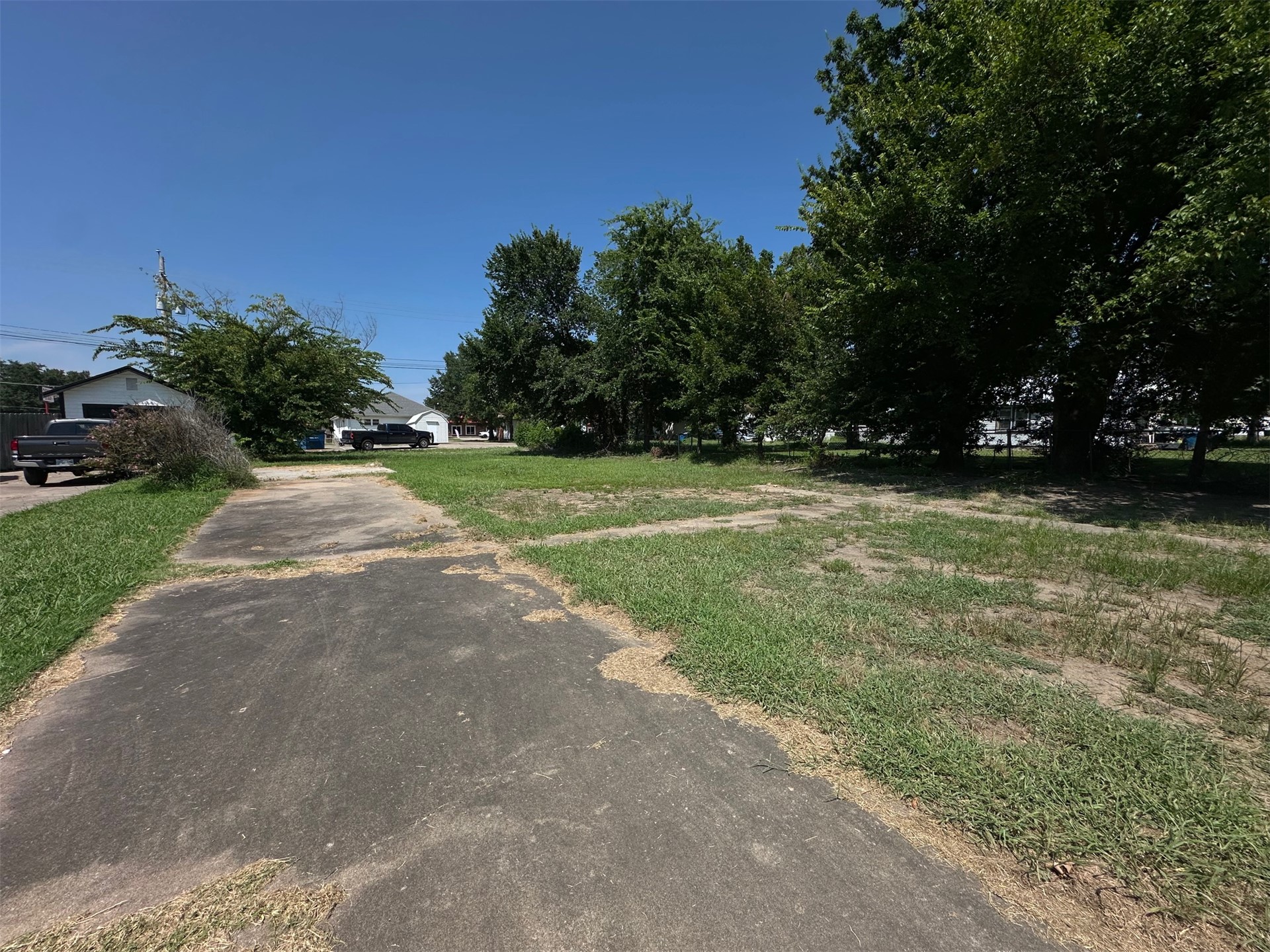 803 E Delaware Avenue Property Photo 2