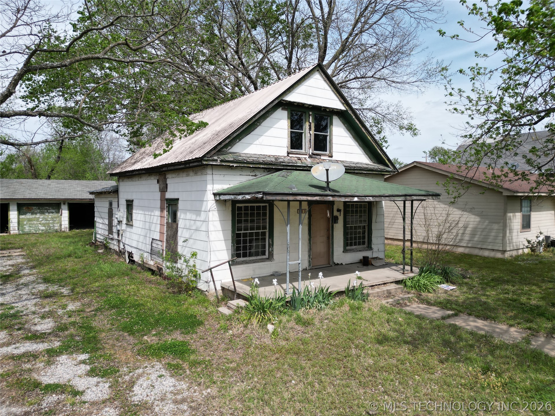 523 S Broadway Property Photo 2