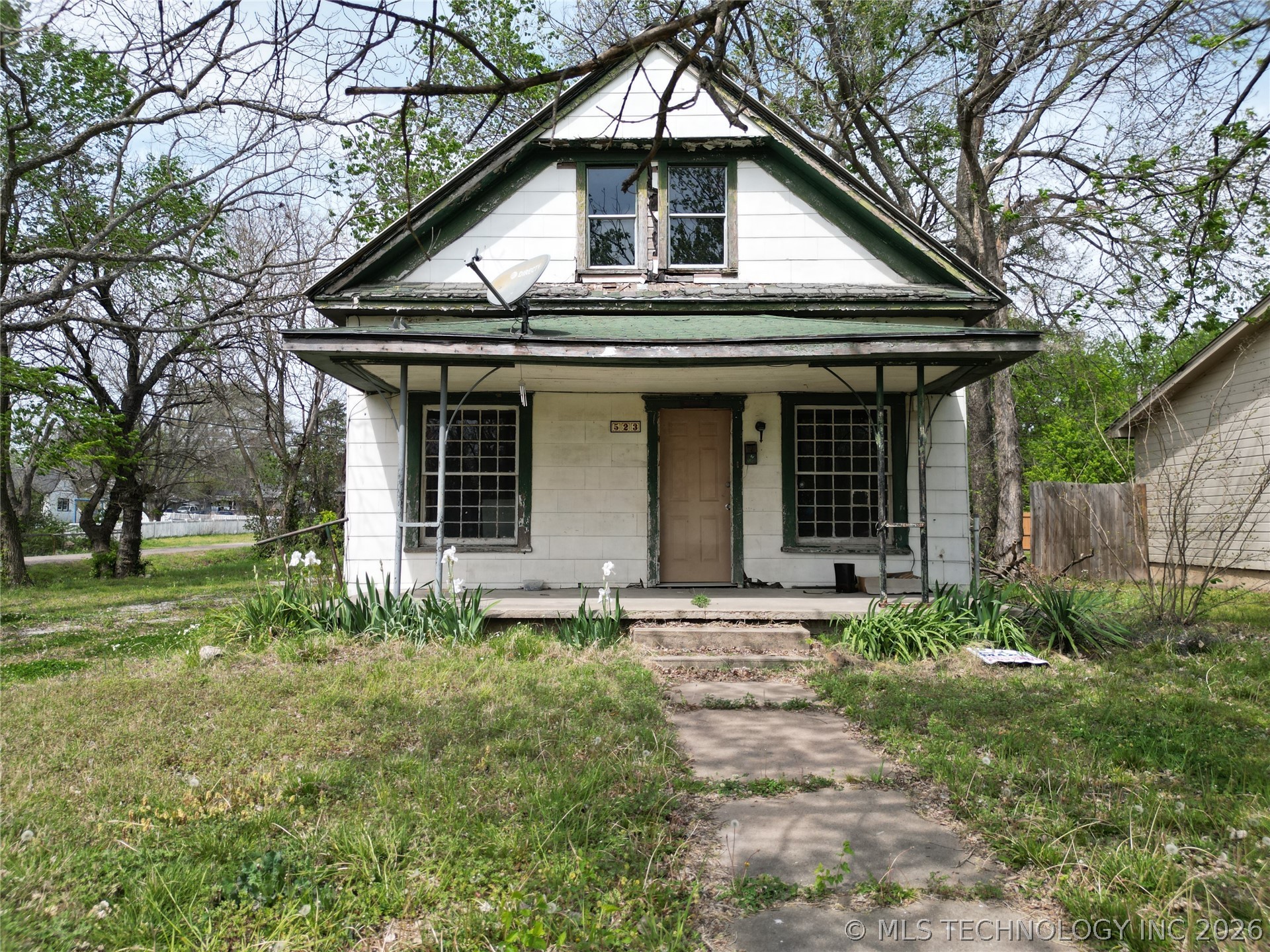 523 S Broadway Property Photo 3