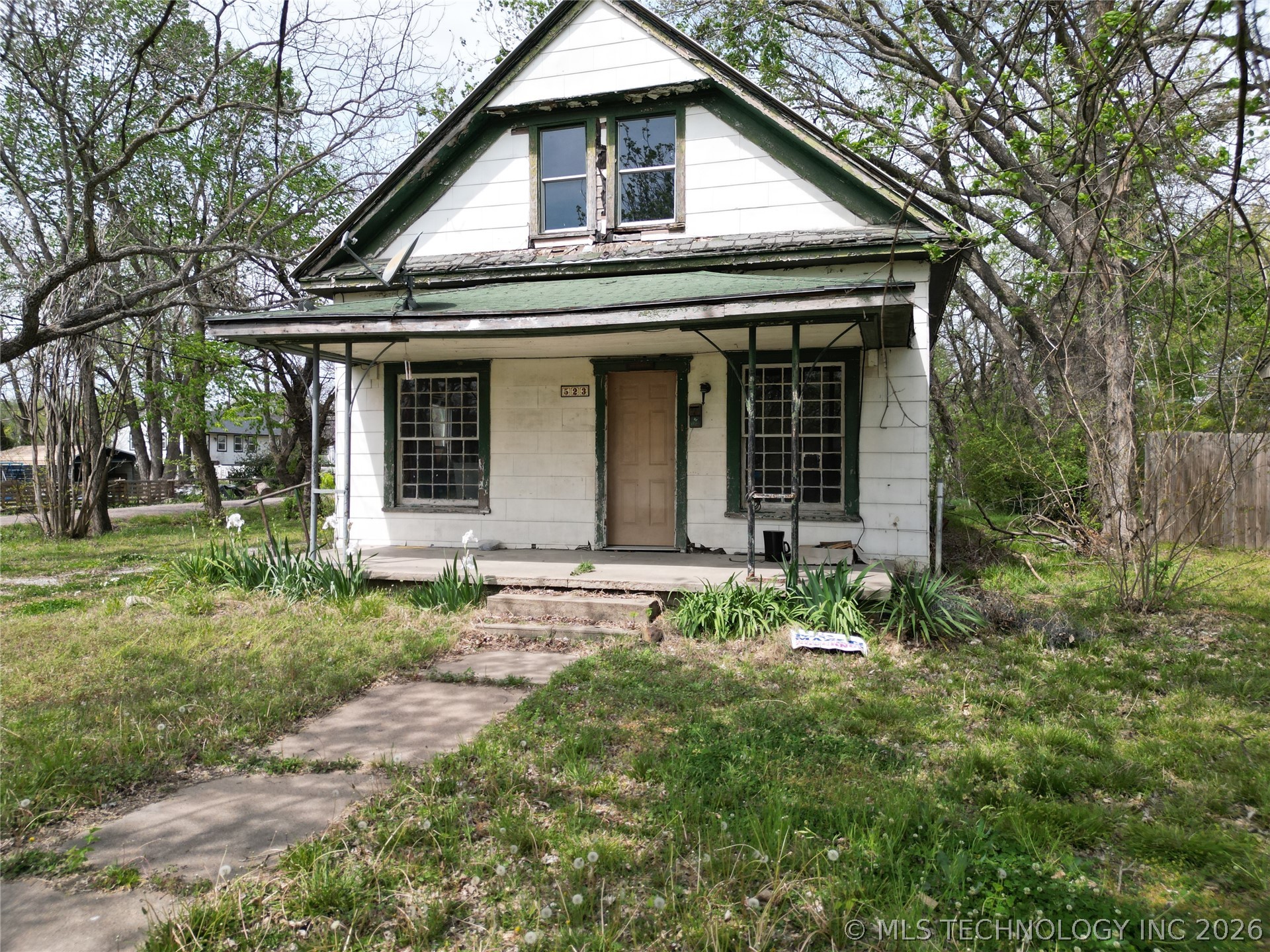 523 S Broadway Property Photo 4