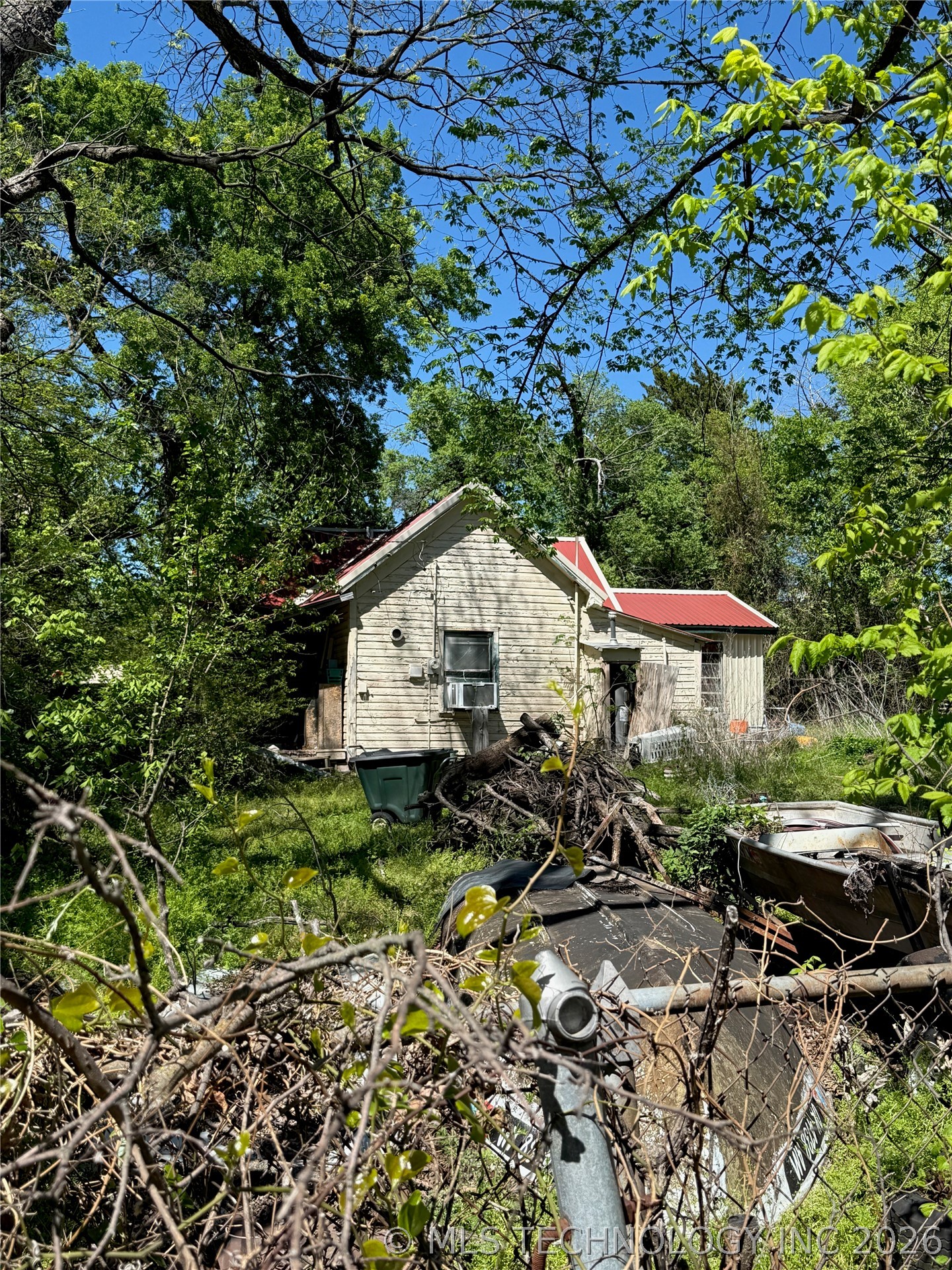 1411 W Broadway Property Photo 2