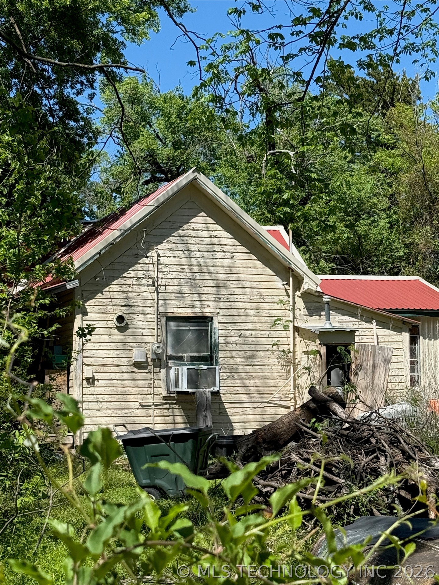 1411 W Broadway Property Photo 3