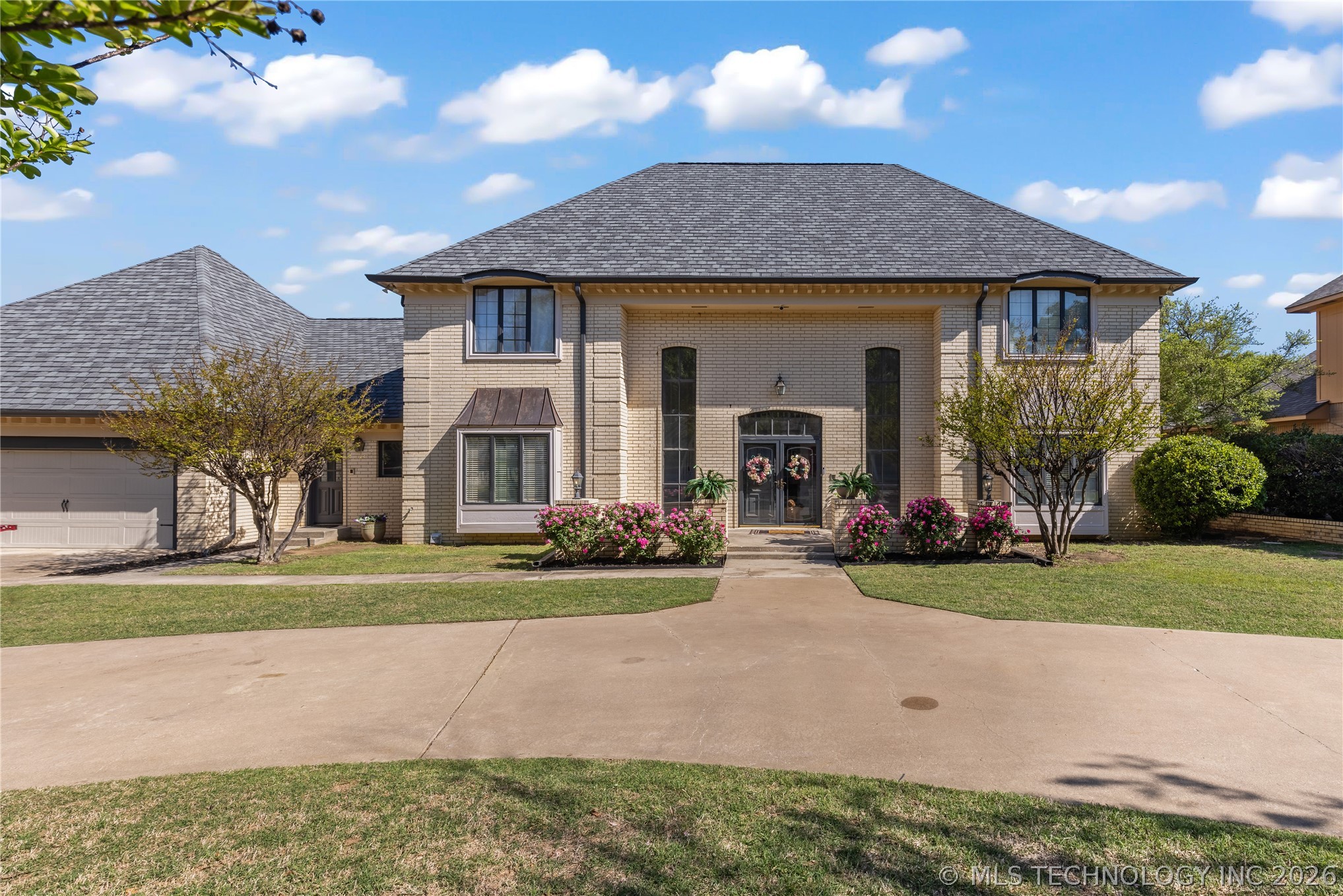 2615 Ridgeway Property Photo 1