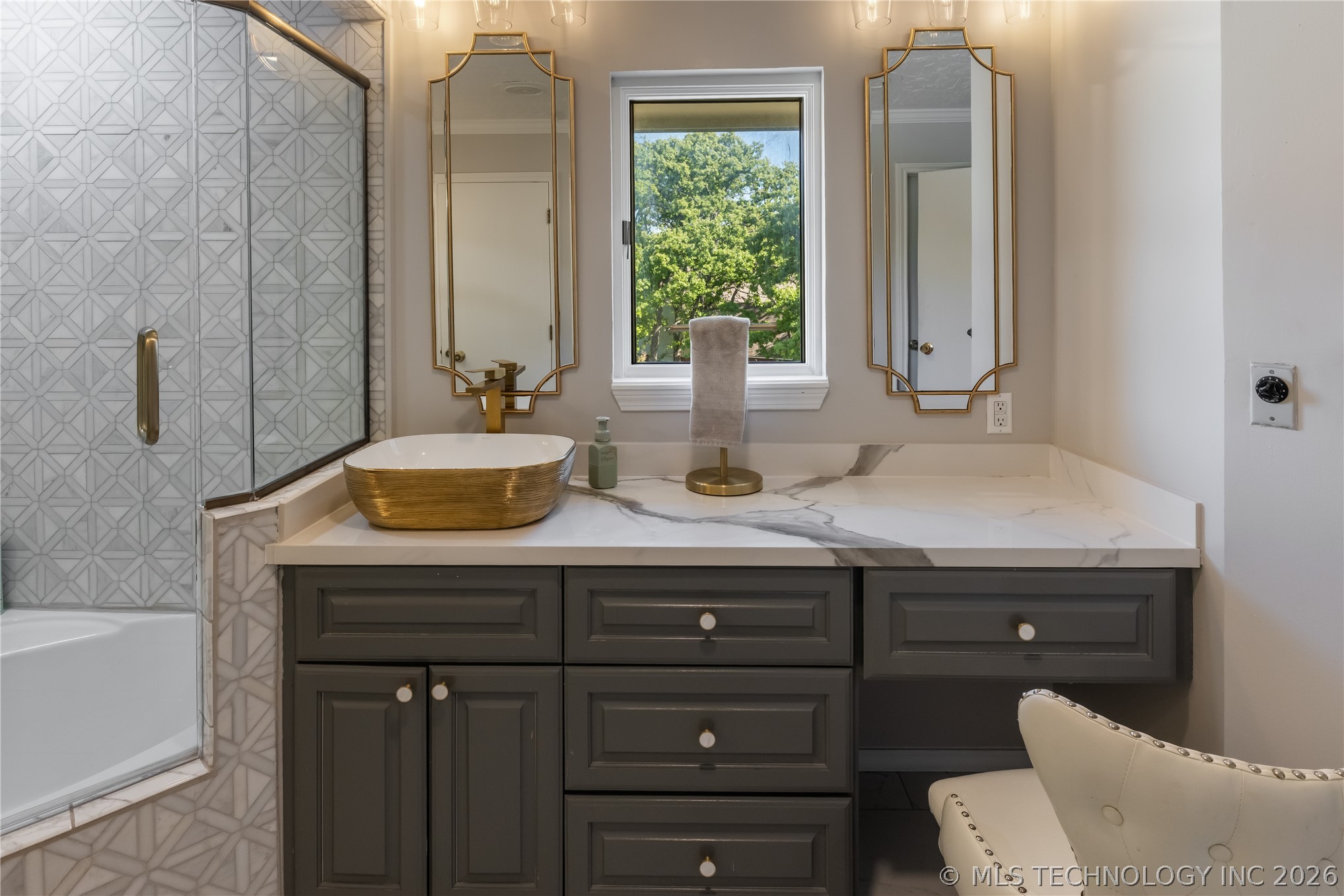 2615 Ridgeway Property Photo 3