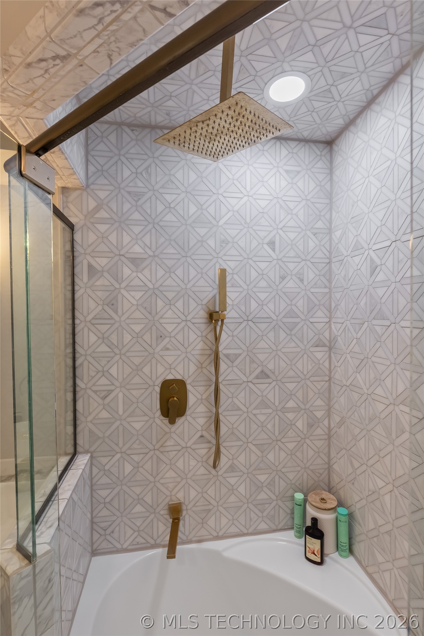 2615 Ridgeway Property Photo 4