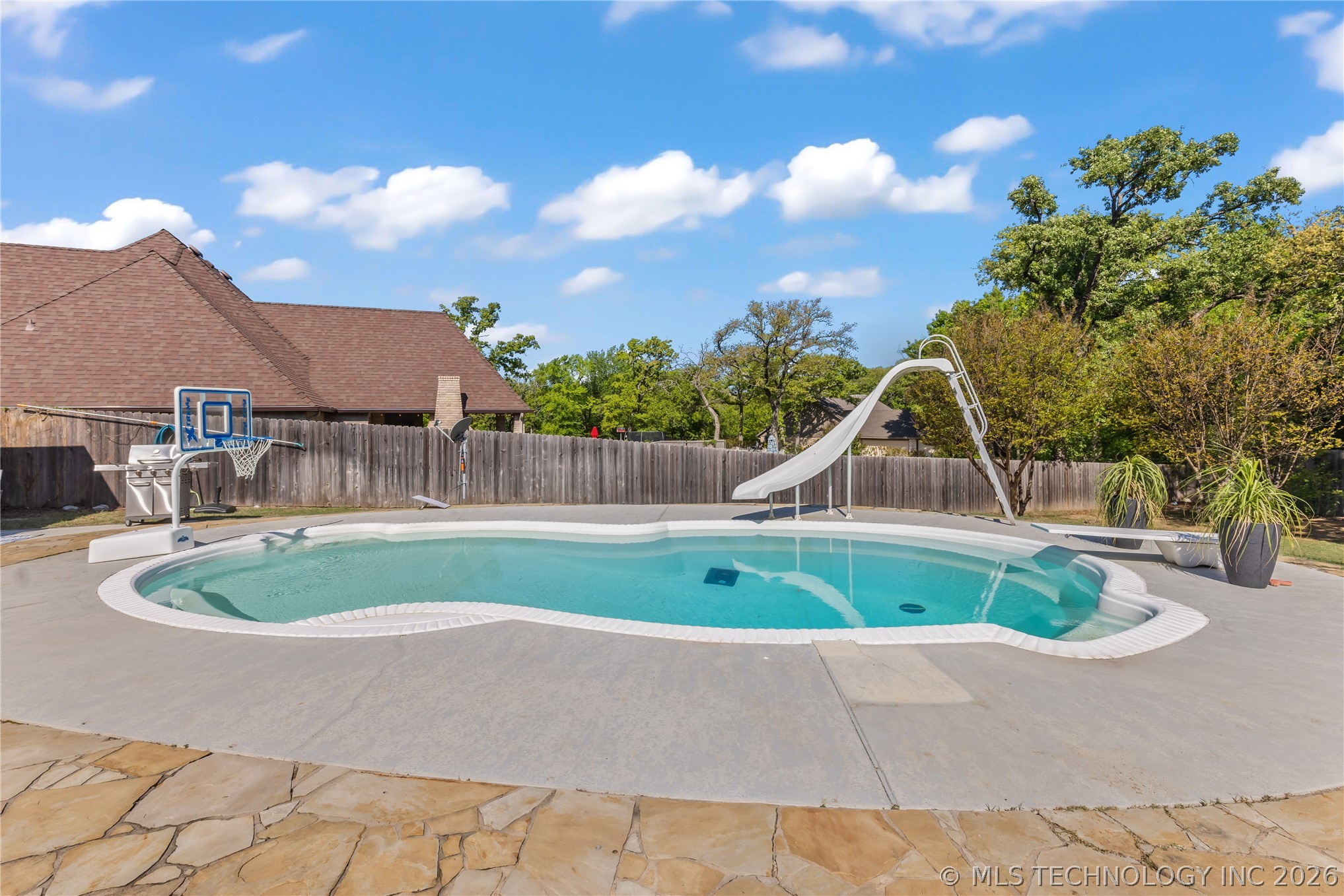 2615 Ridgeway Property Photo 19