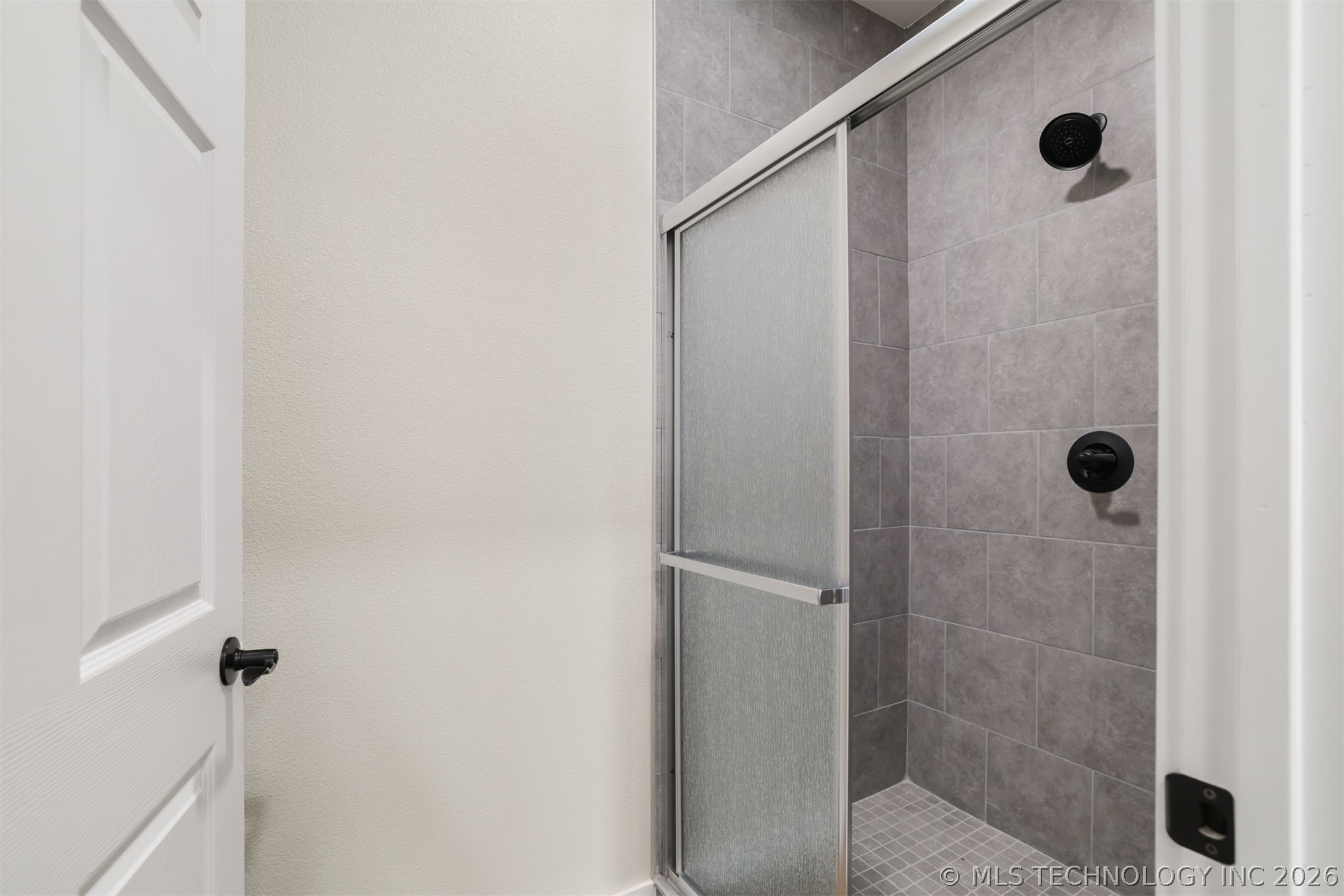 453 W 2nd Street Property Photo 12