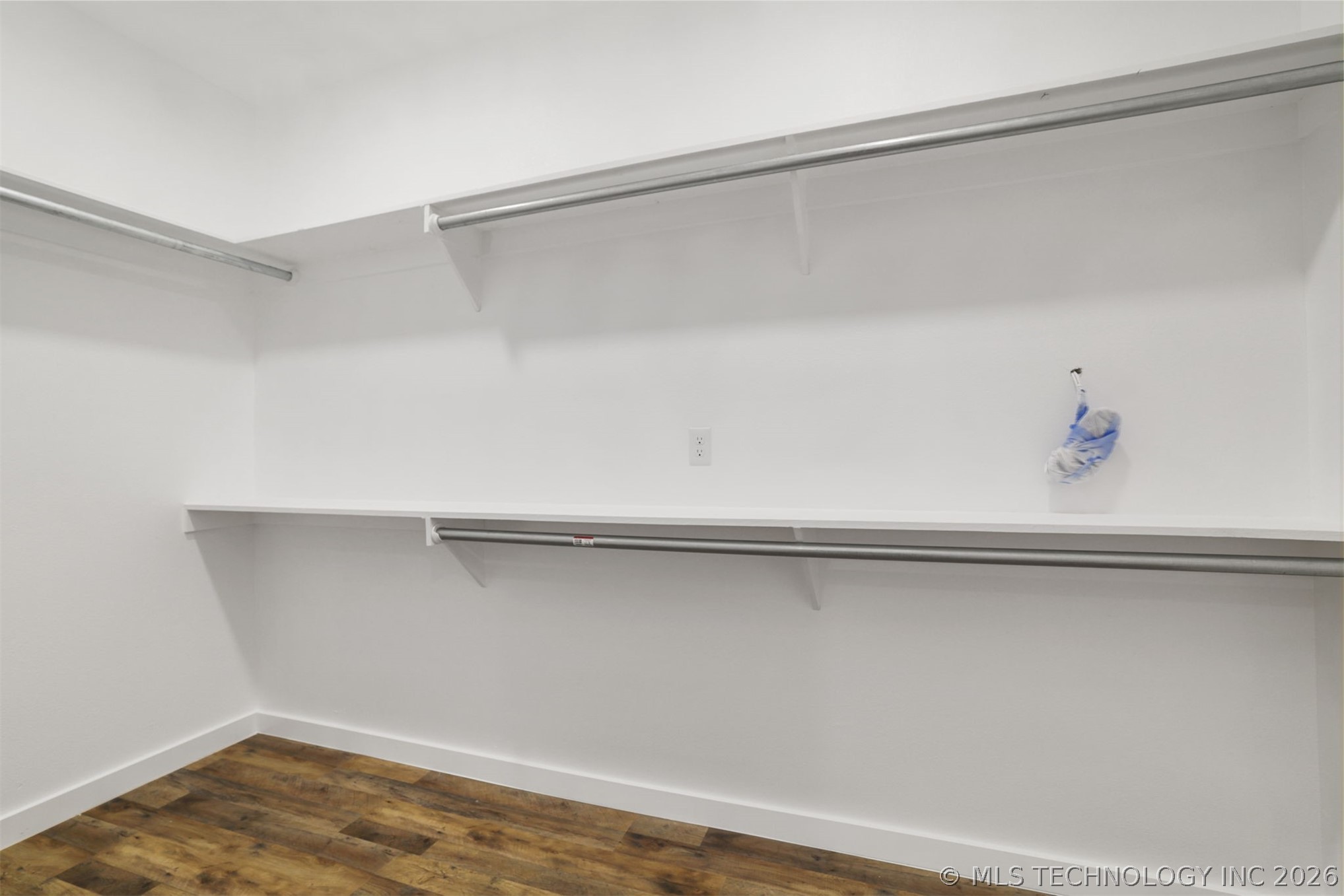 453 W 2nd Street Property Photo 21