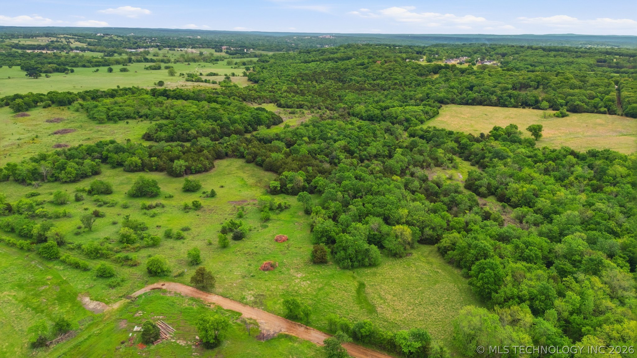 2 S 490 Road Property Photo 3