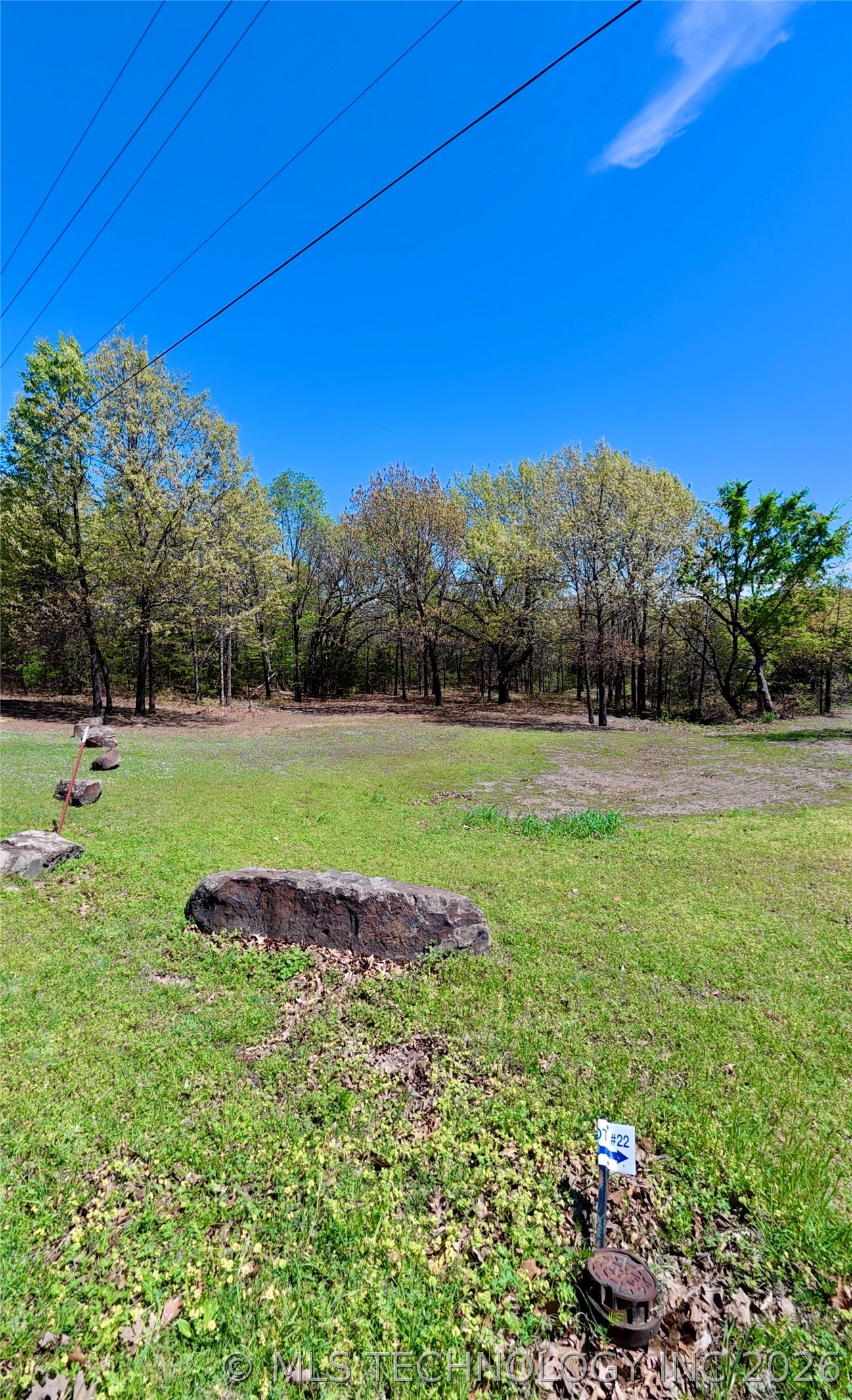 22 Duchess Creek Property Photo 3